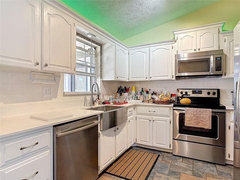 Tiny photo for 4790 SE 33rd Avenue, Ocala, FL 34480 (MLS # G5109009)