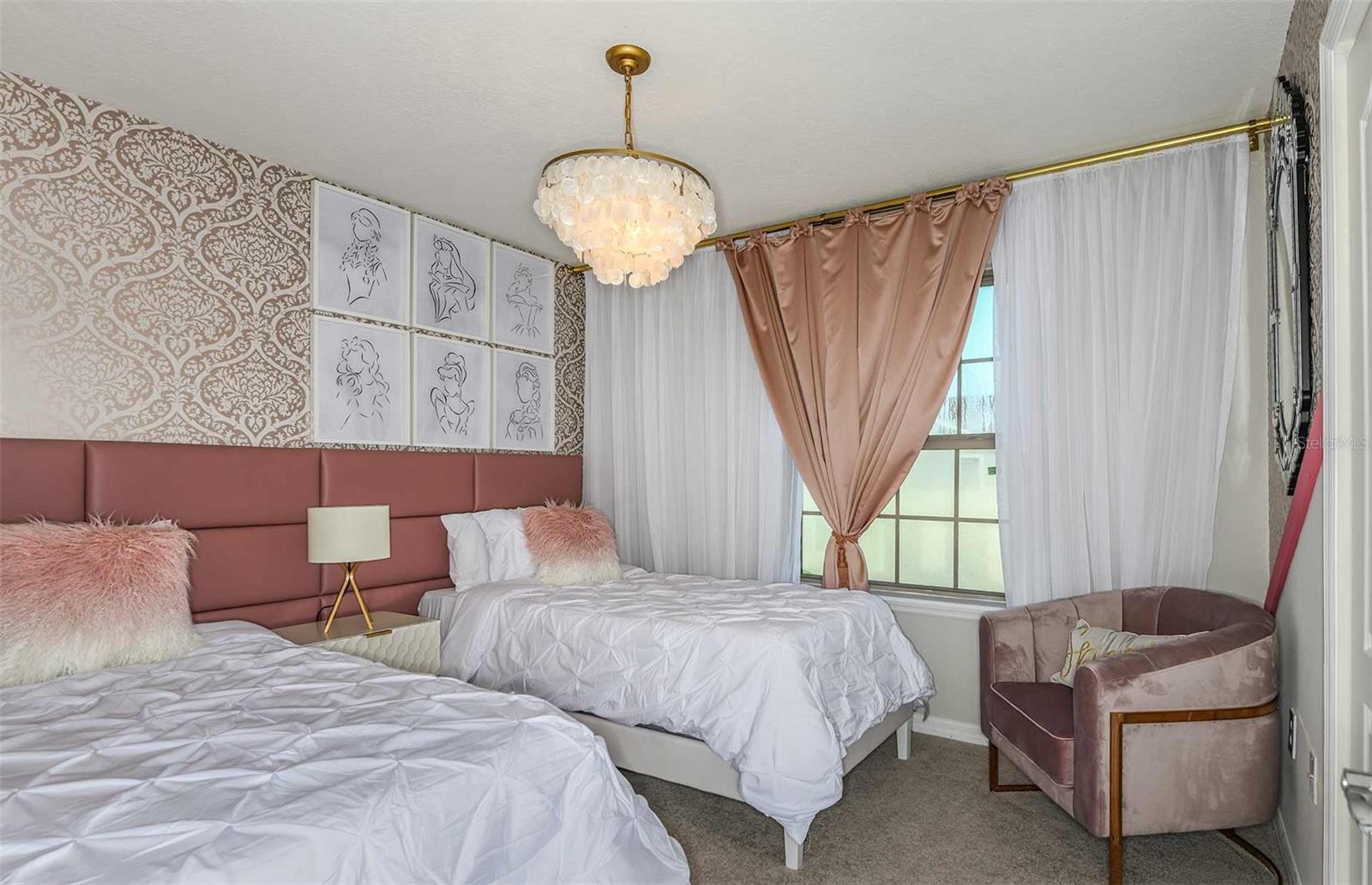 WINDSOR CAY - Residential