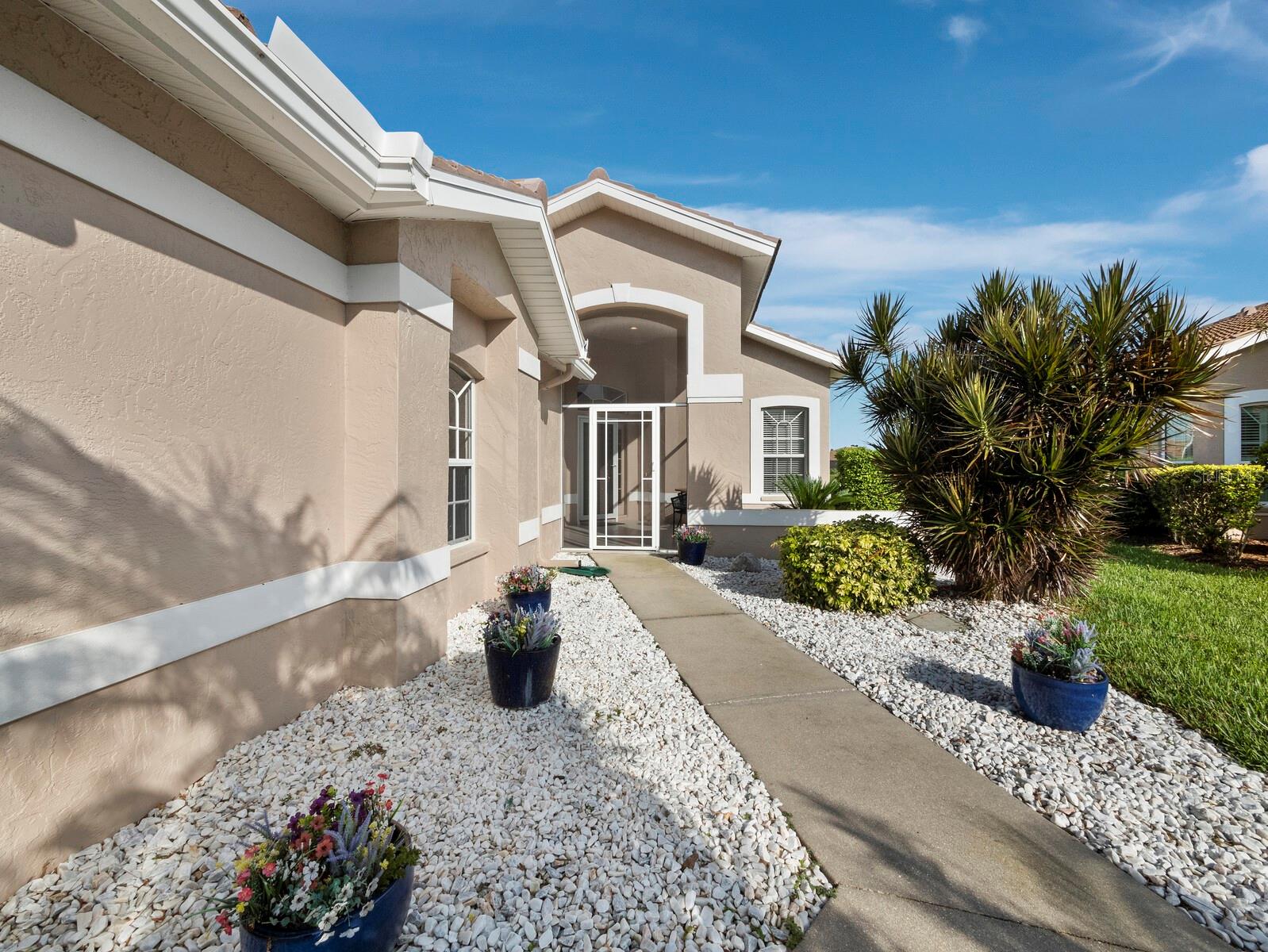 9492 FOREST HILLS CIRCLE