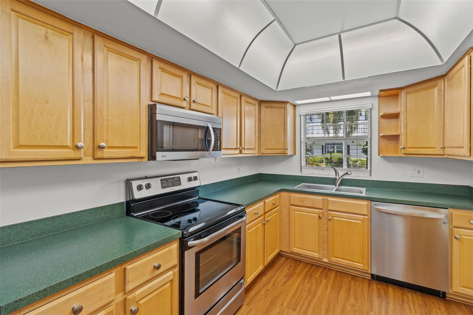 131 BLUFF VIEW DRIVE 101