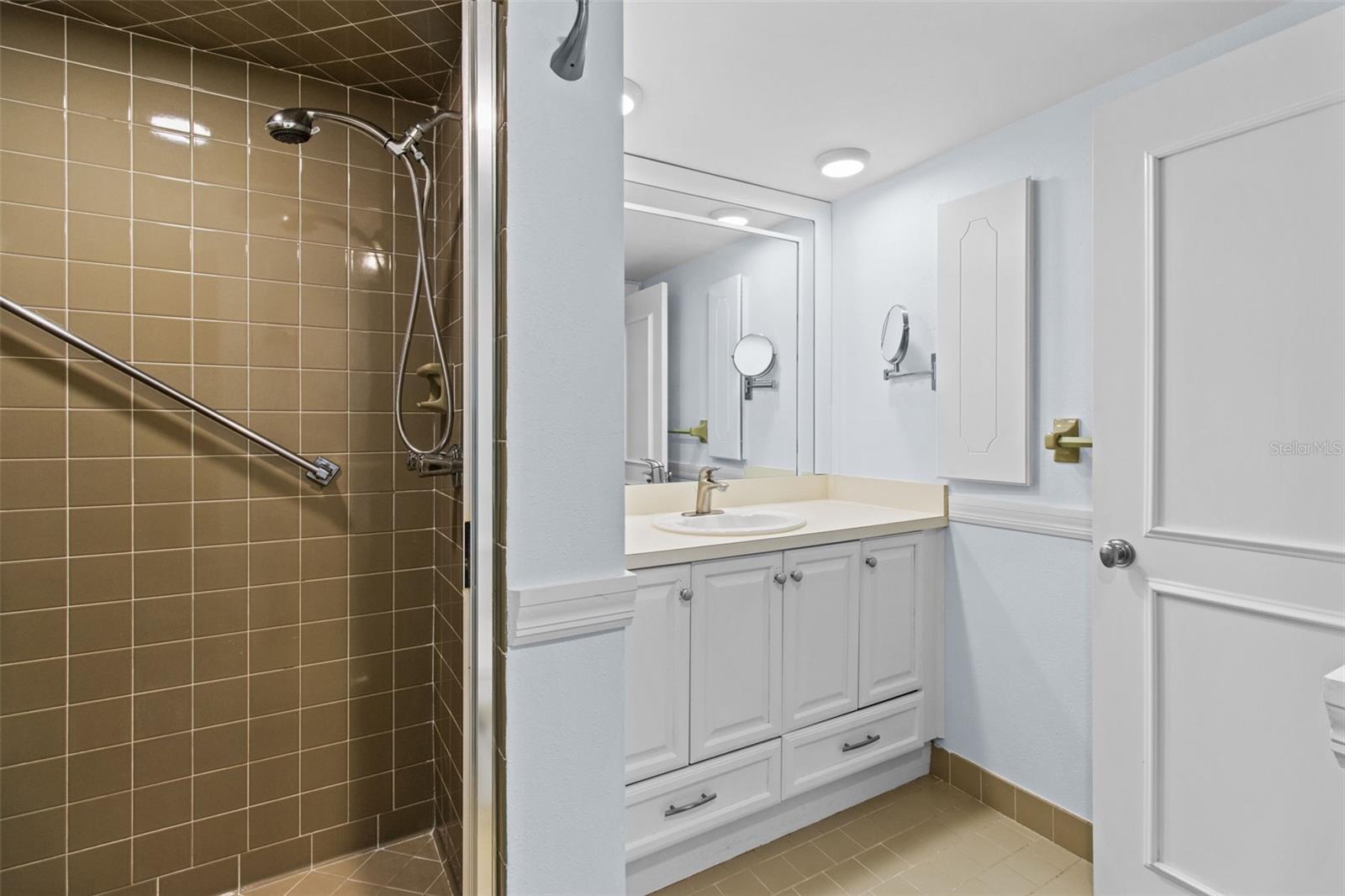 PORT BELLEAIR 4 CONDO - Residential