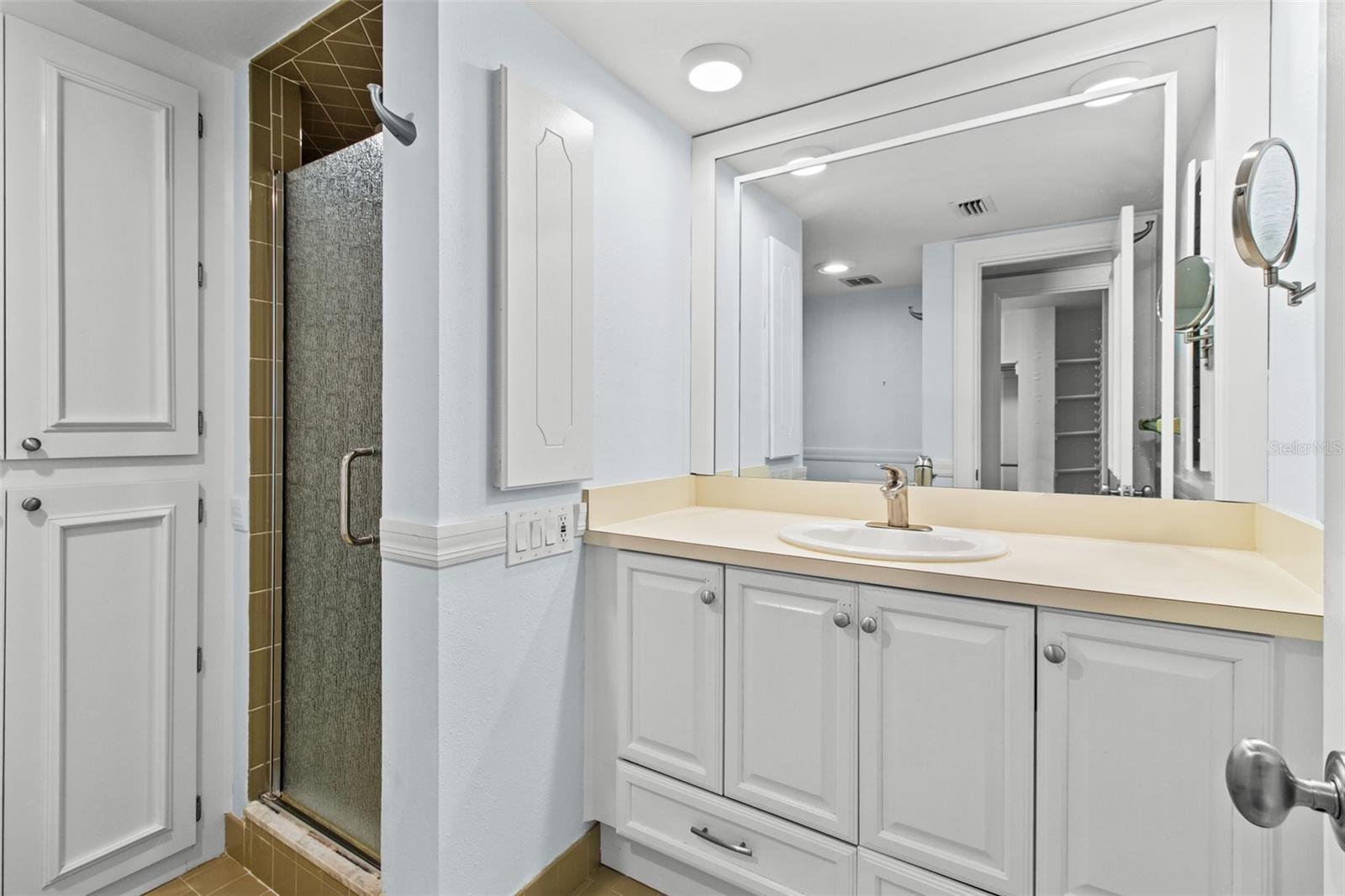 PORT BELLEAIR 4 CONDO - Residential