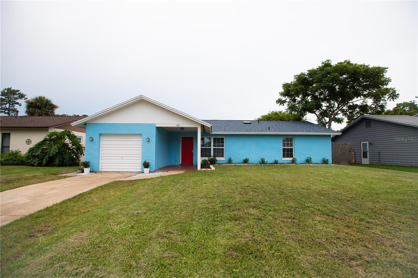 526 DORSET CIRCLE