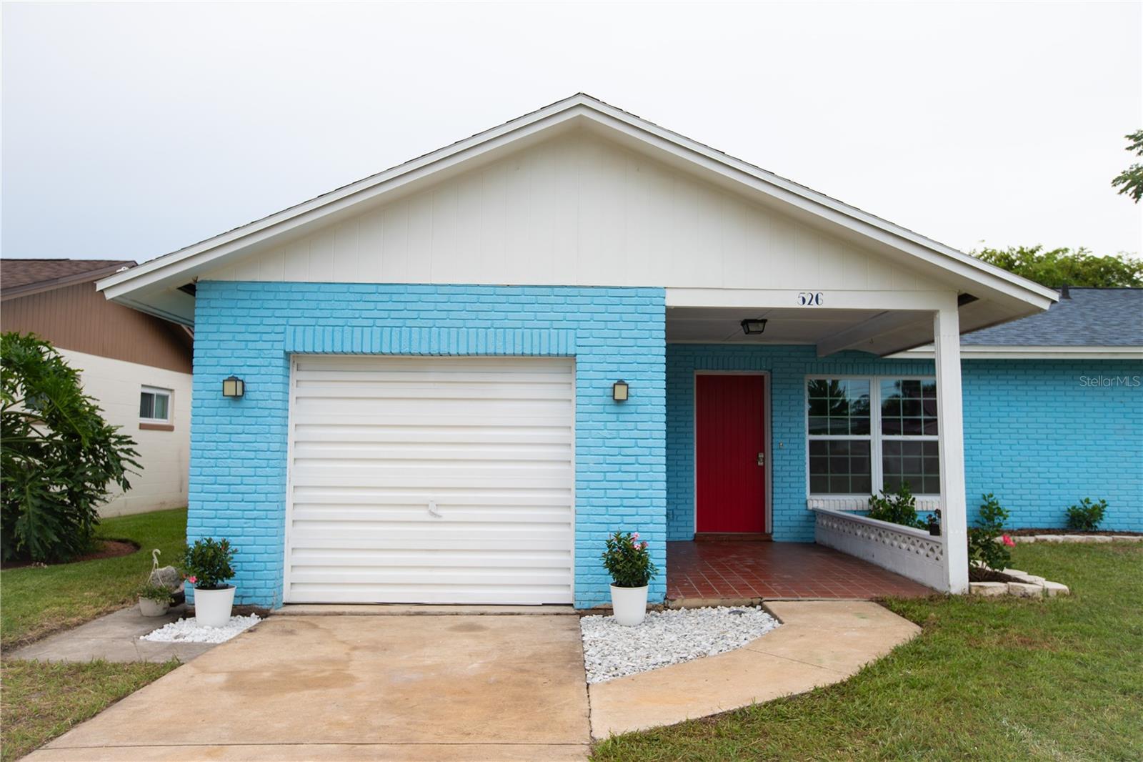 526 DORSET CIRCLE