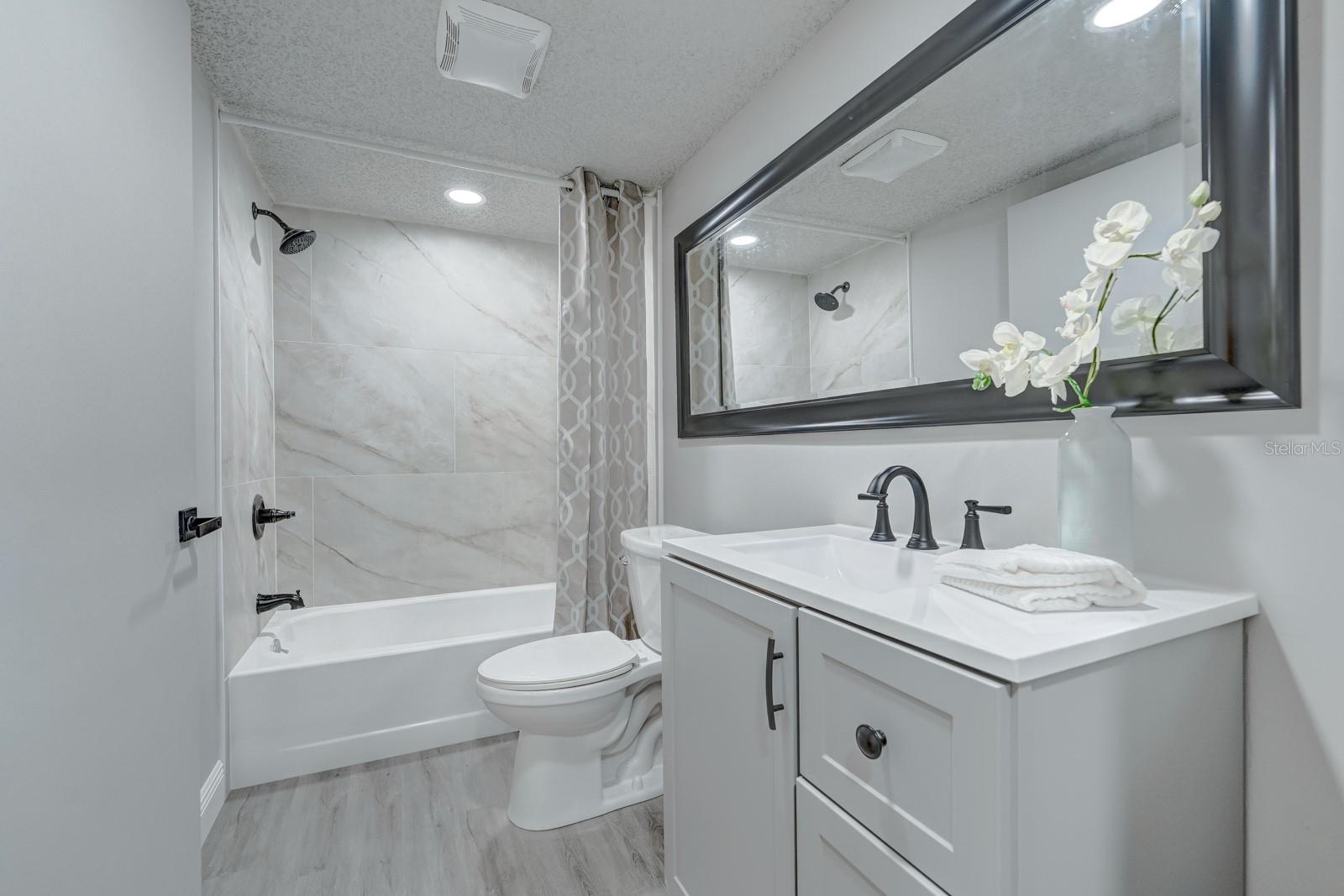 LAKEWOOD AT THE CROSSINGS UNIT 1 - Residential