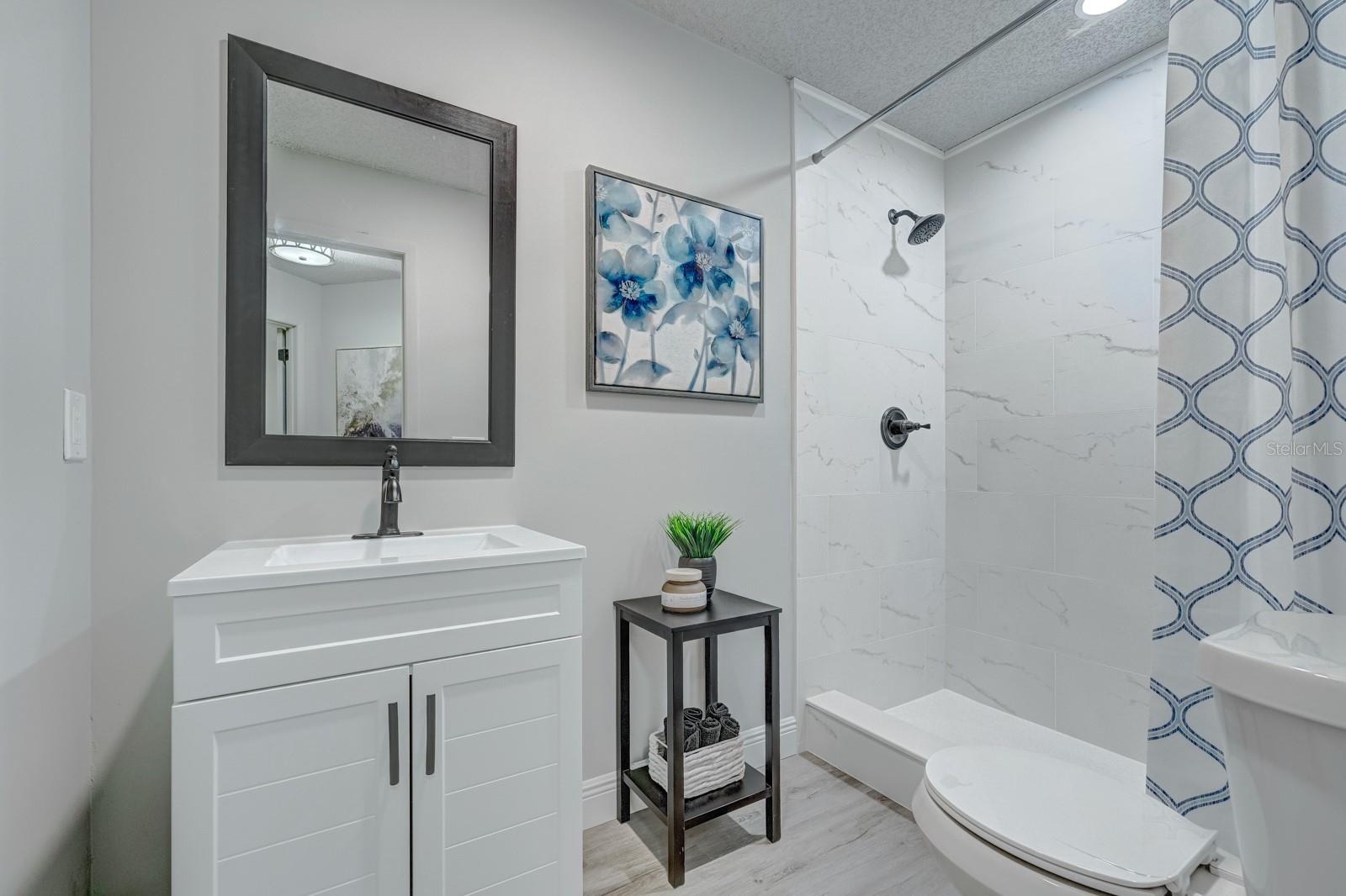 LAKEWOOD AT THE CROSSINGS UNIT 1 - Residential