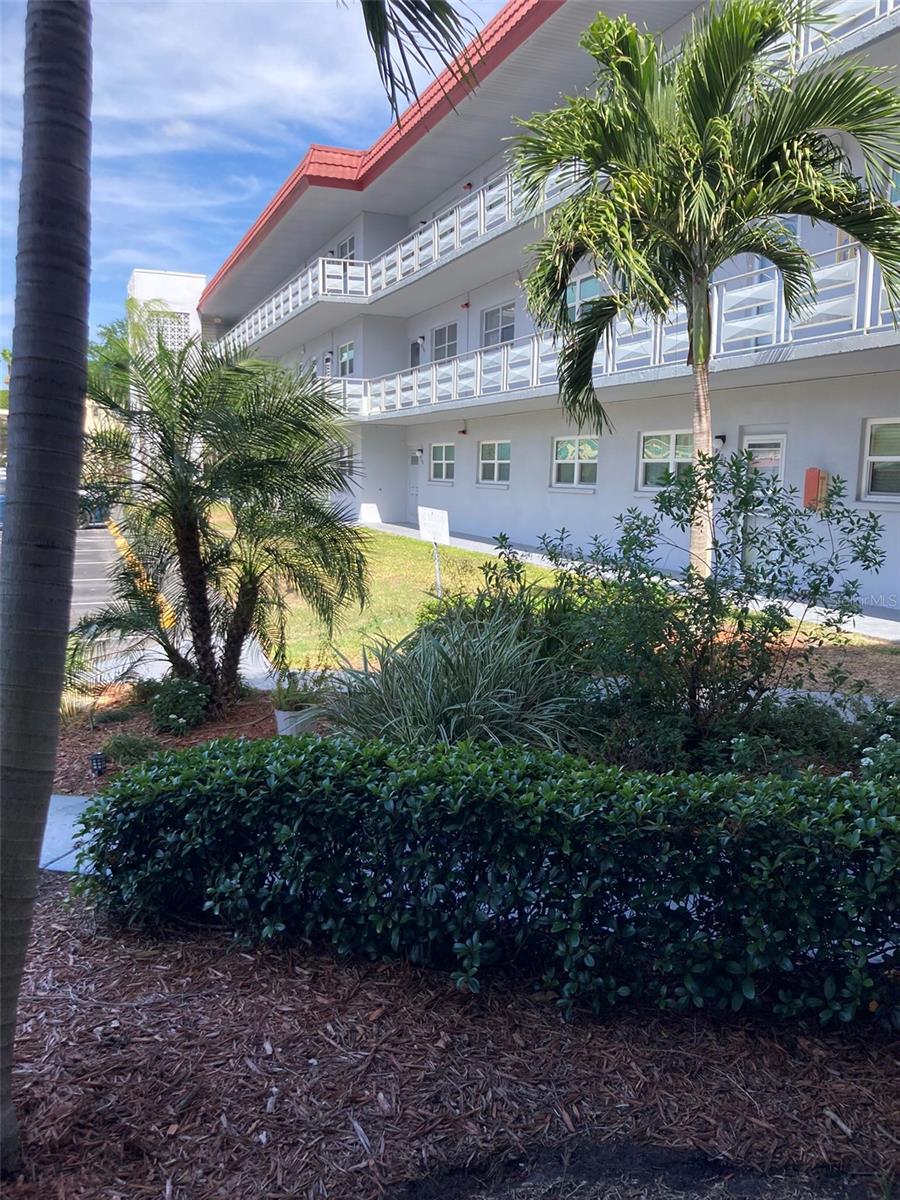 FIVE TOWNS OF ST PETE - Residential