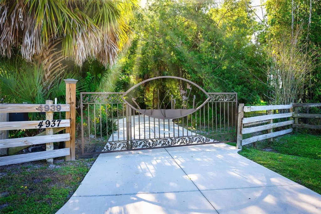 Photo of 4939 Myakka Valley Trail, Sarasota, FL 34241 (MLS # A4668711)