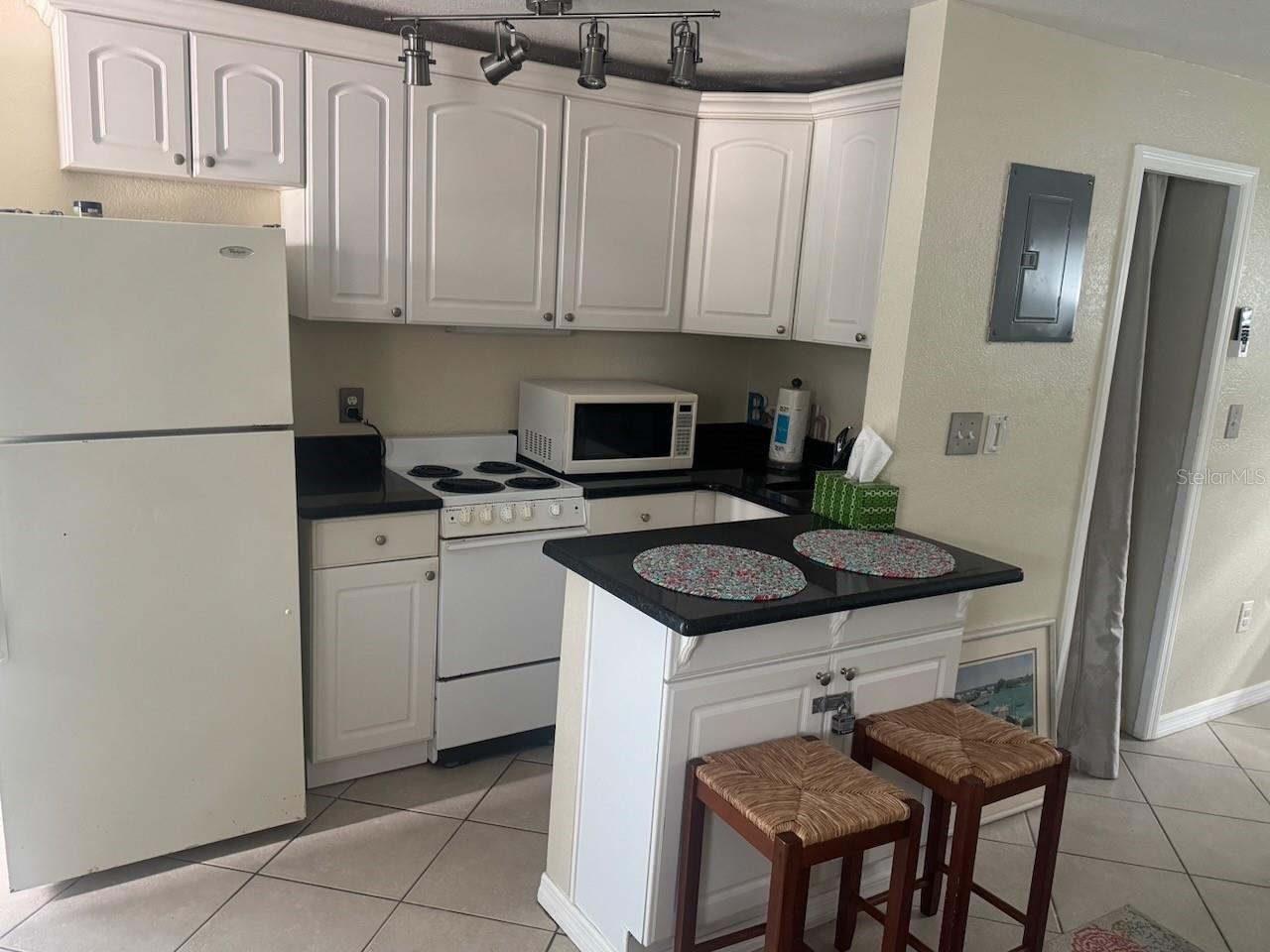 PALM OF MADEIRA RESORT CONDO - Residential Lease