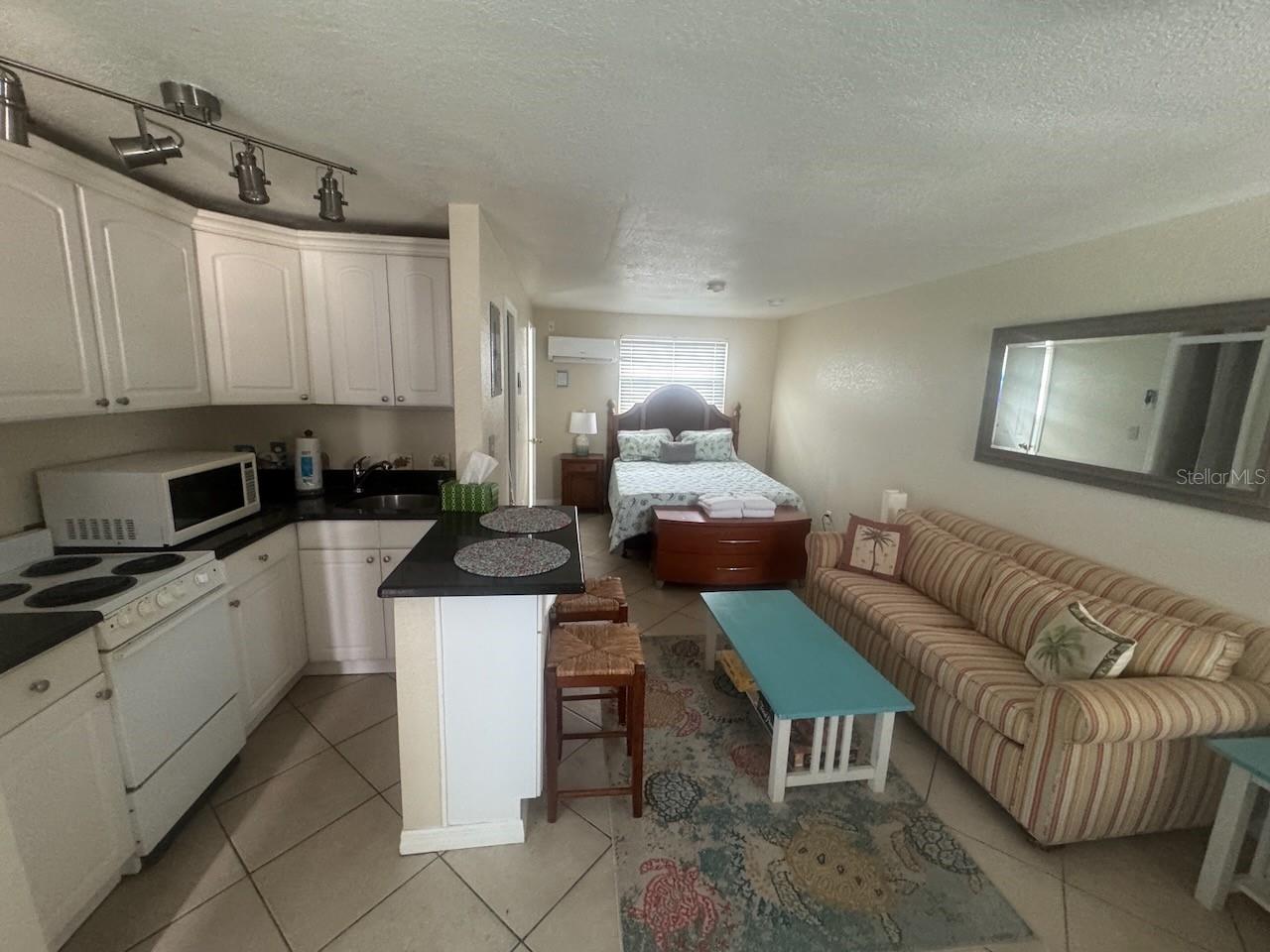 PALM OF MADEIRA RESORT CONDO - Residential Lease