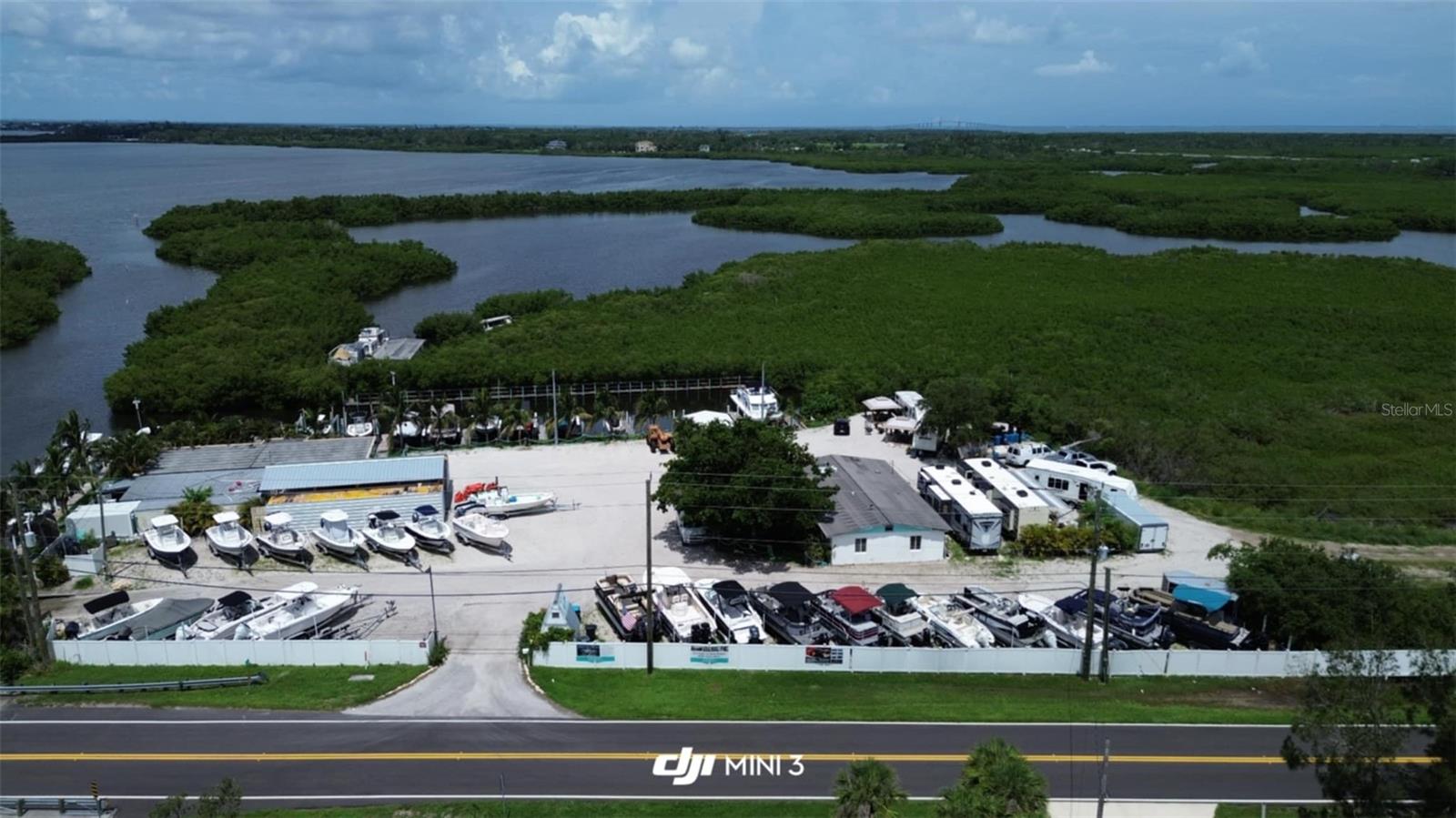 EAST TERRA CEIA - Land