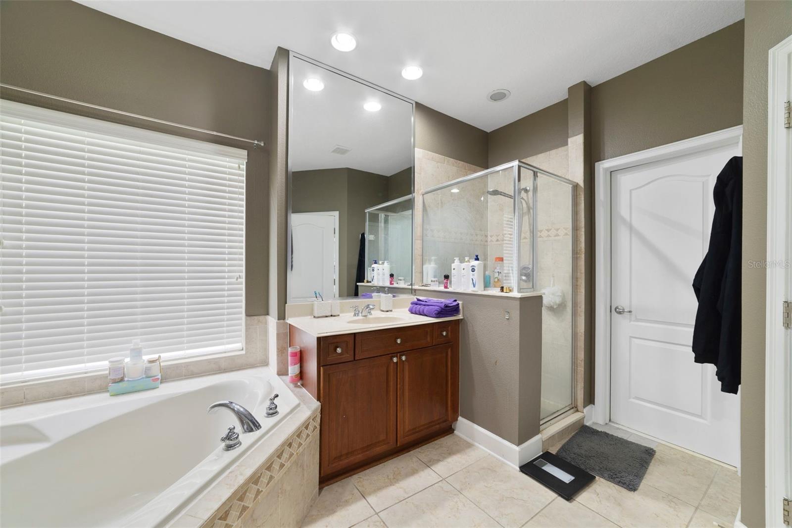 LAKES/WINDERMERE PH 02A - Residential Lease