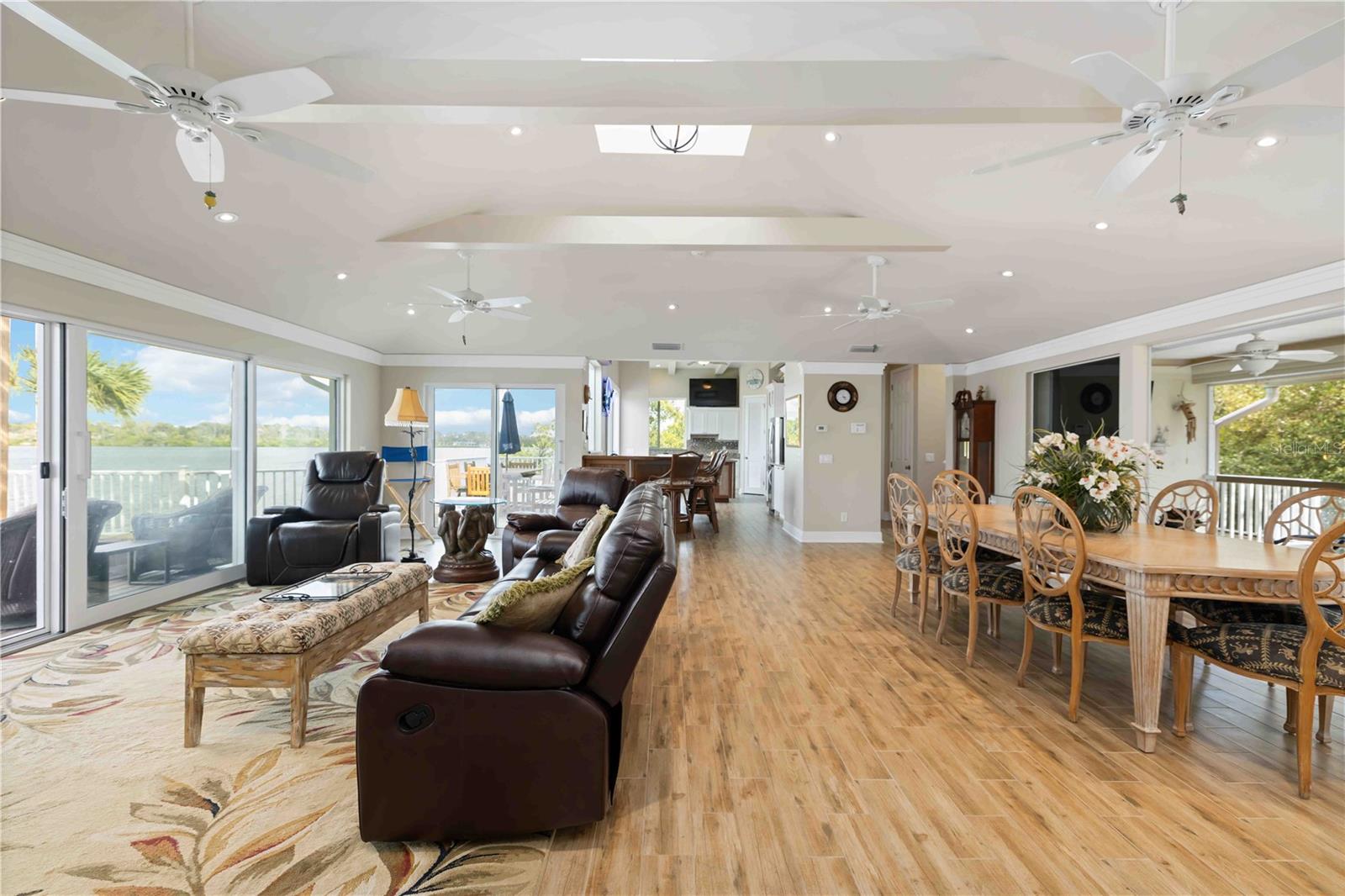 0000 - NOT PART OF A SUBDIVISION - Residential