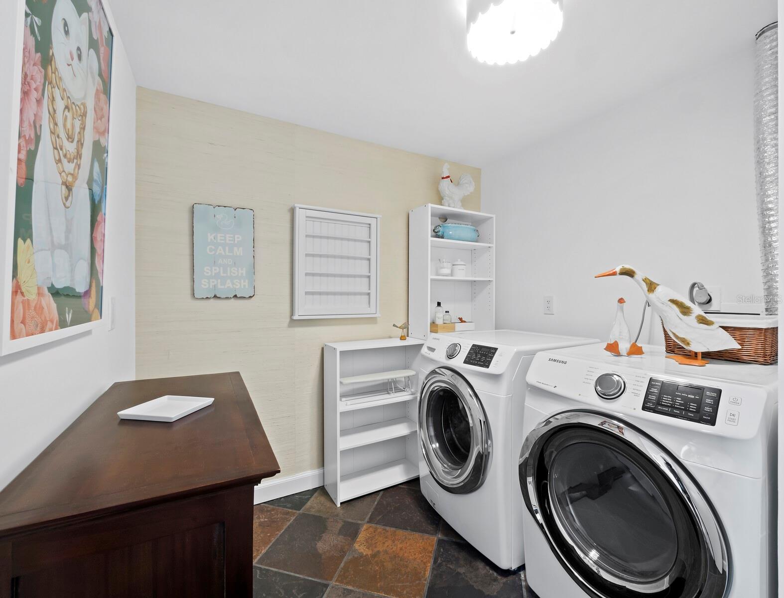 BAY PLAZA - Residential