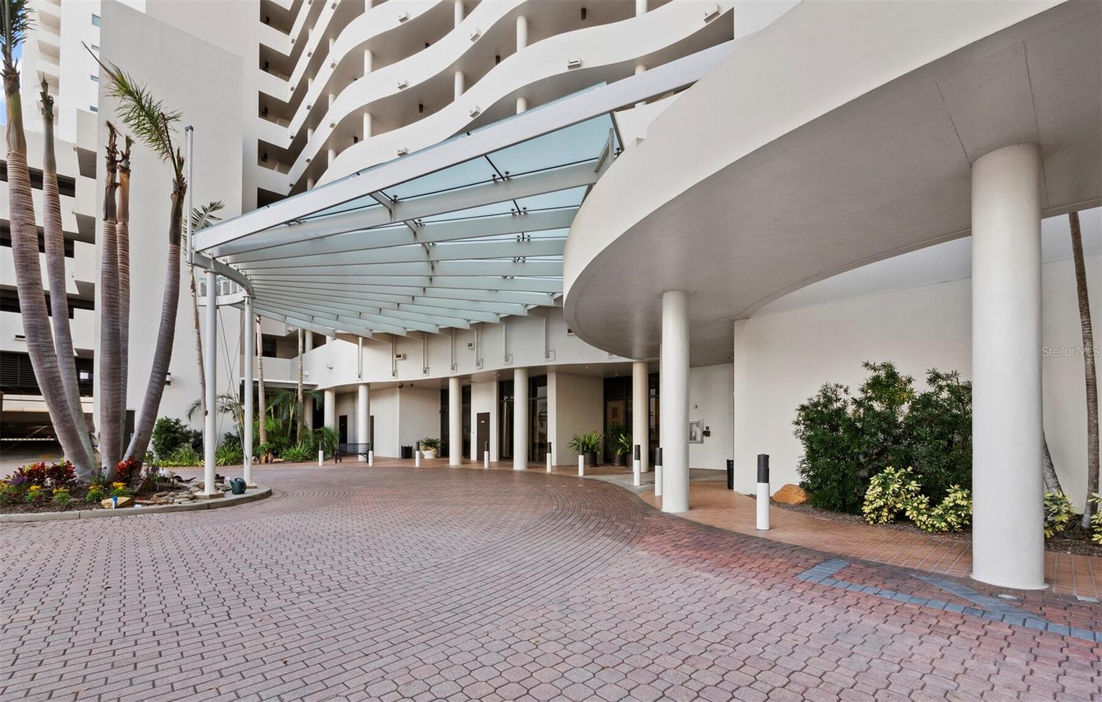 BAY PLAZA - Residential