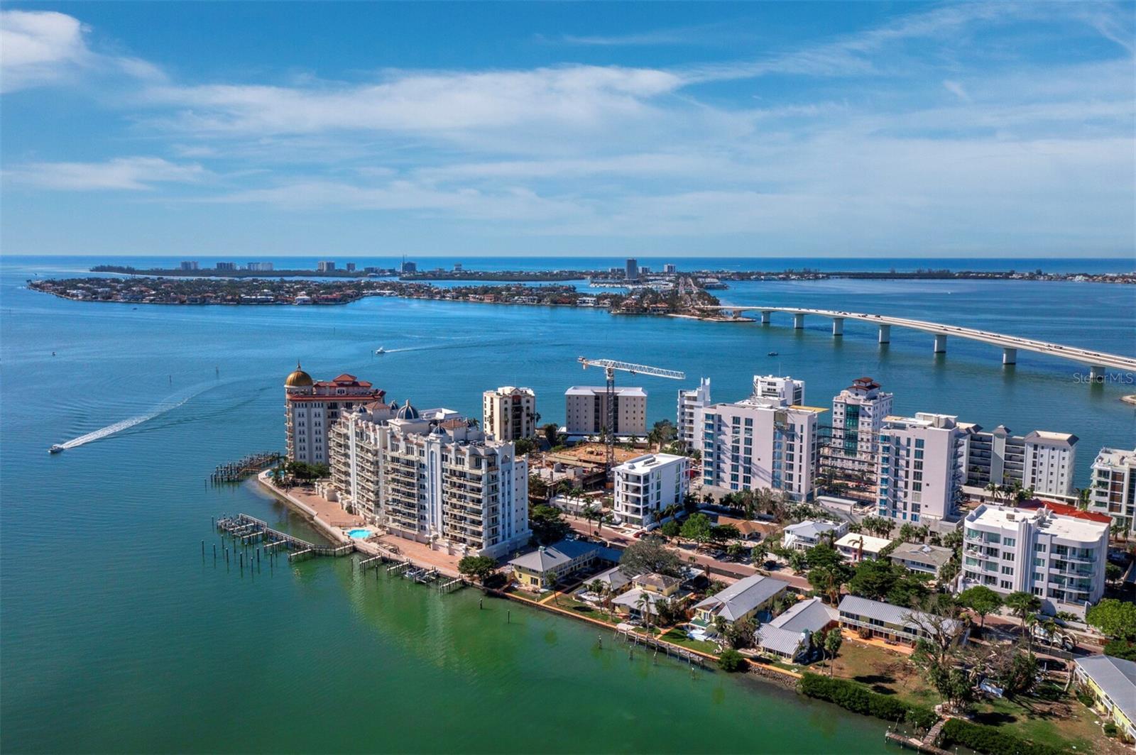 BAY PLAZA - Residential