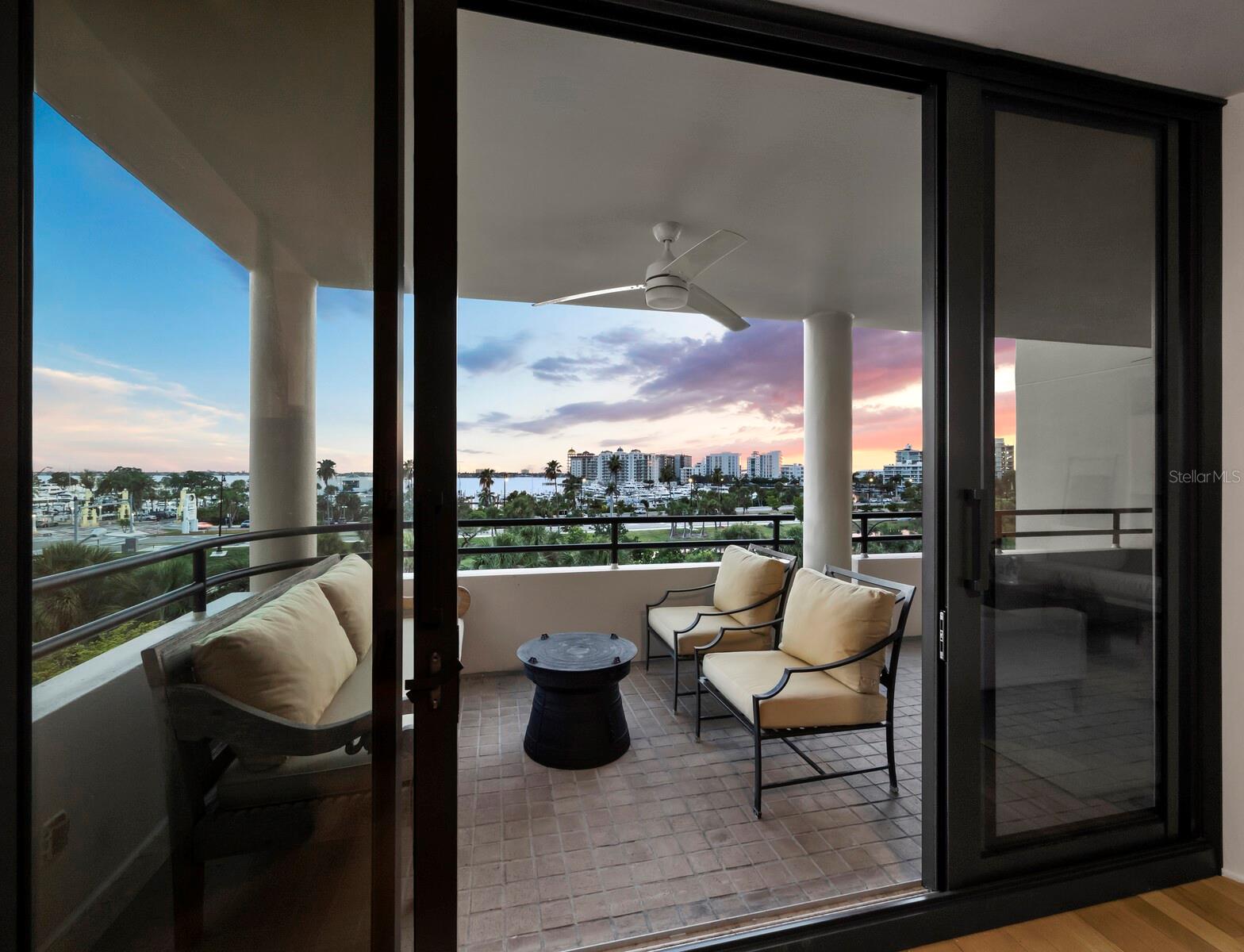 BAY PLAZA - Residential