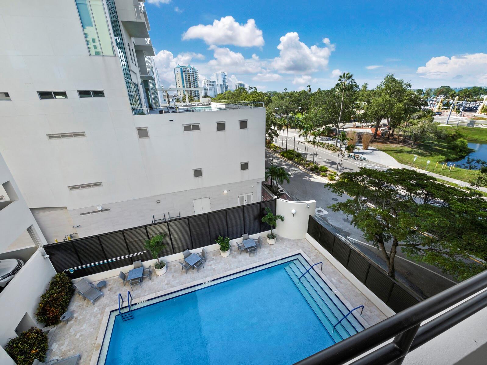 BAY PLAZA - Residential