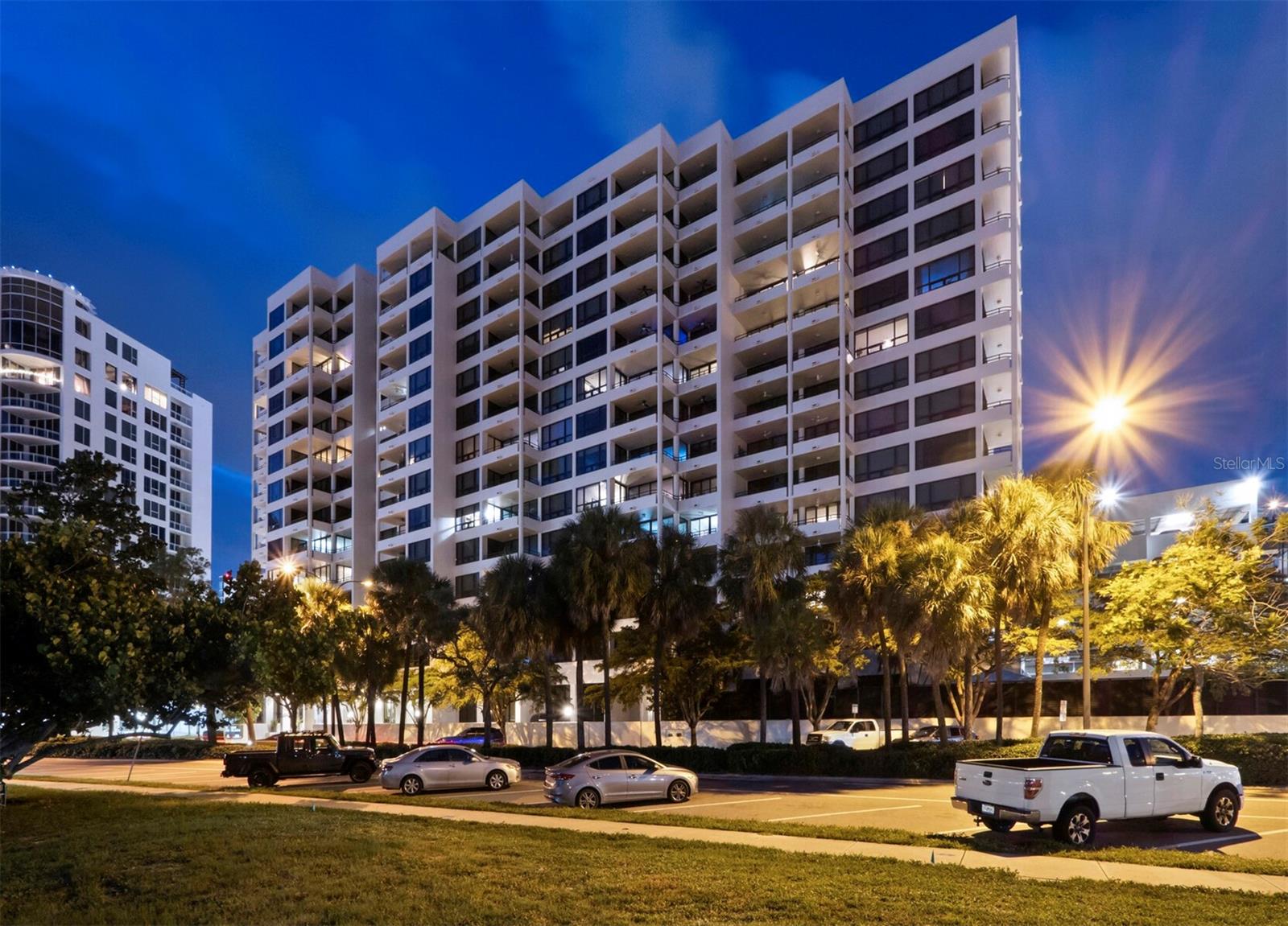 BAY PLAZA - Residential