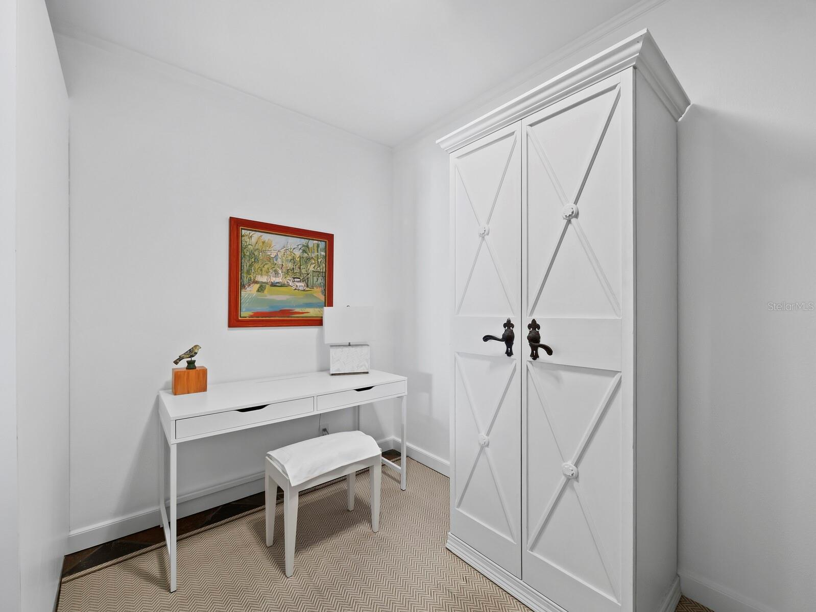 BAY PLAZA - Residential