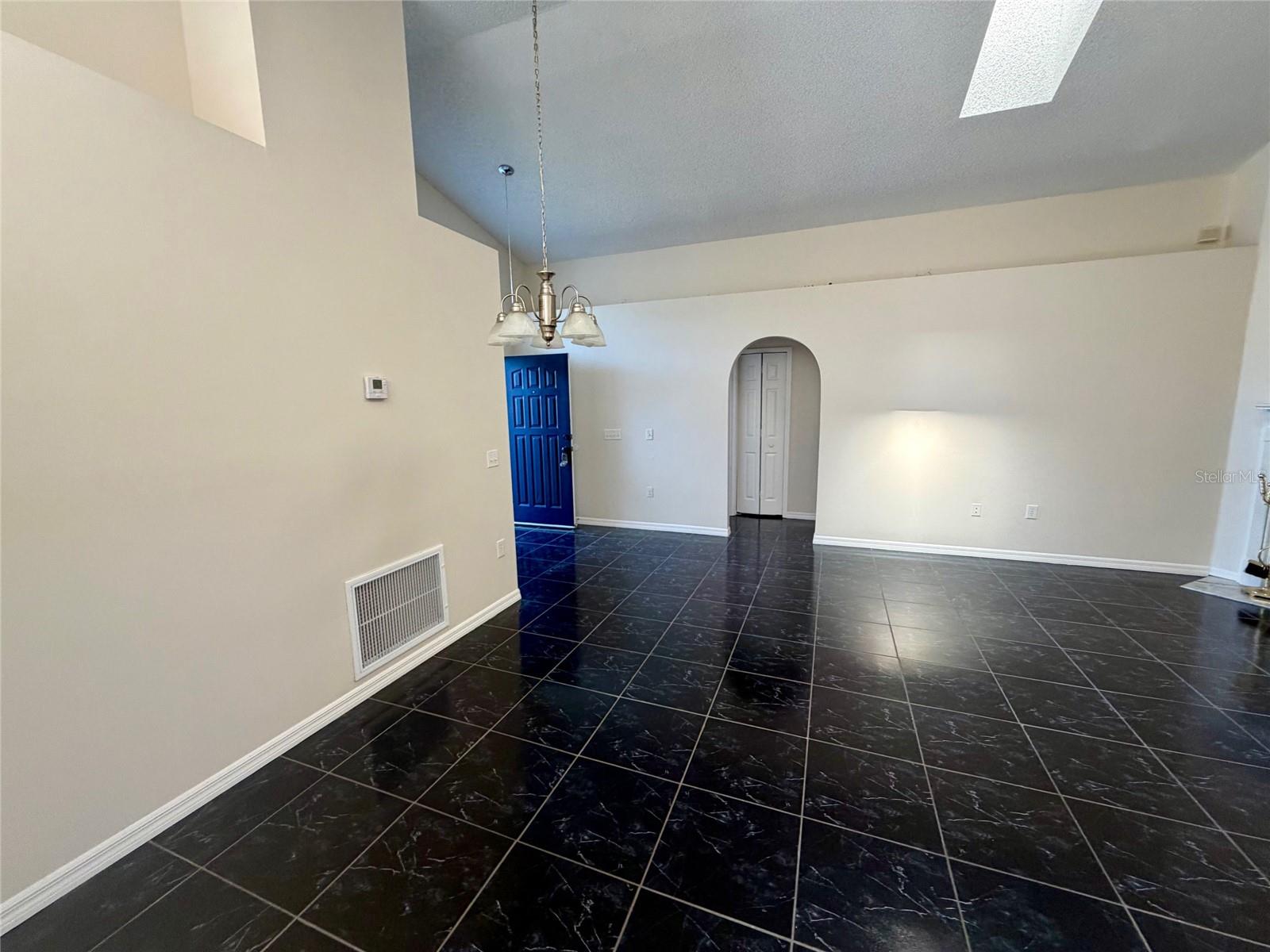 CHASE GROVES UNIT 9 - Residential Lease