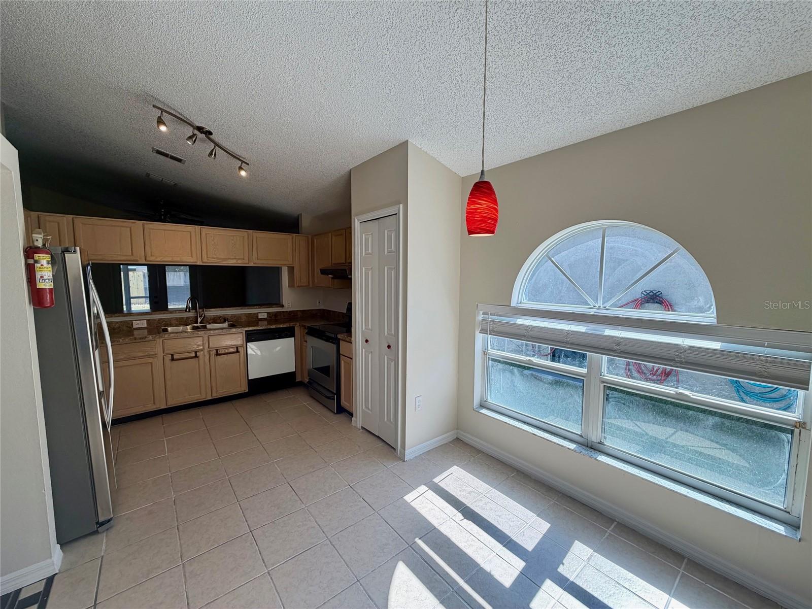 CHASE GROVES UNIT 9 - Residential Lease