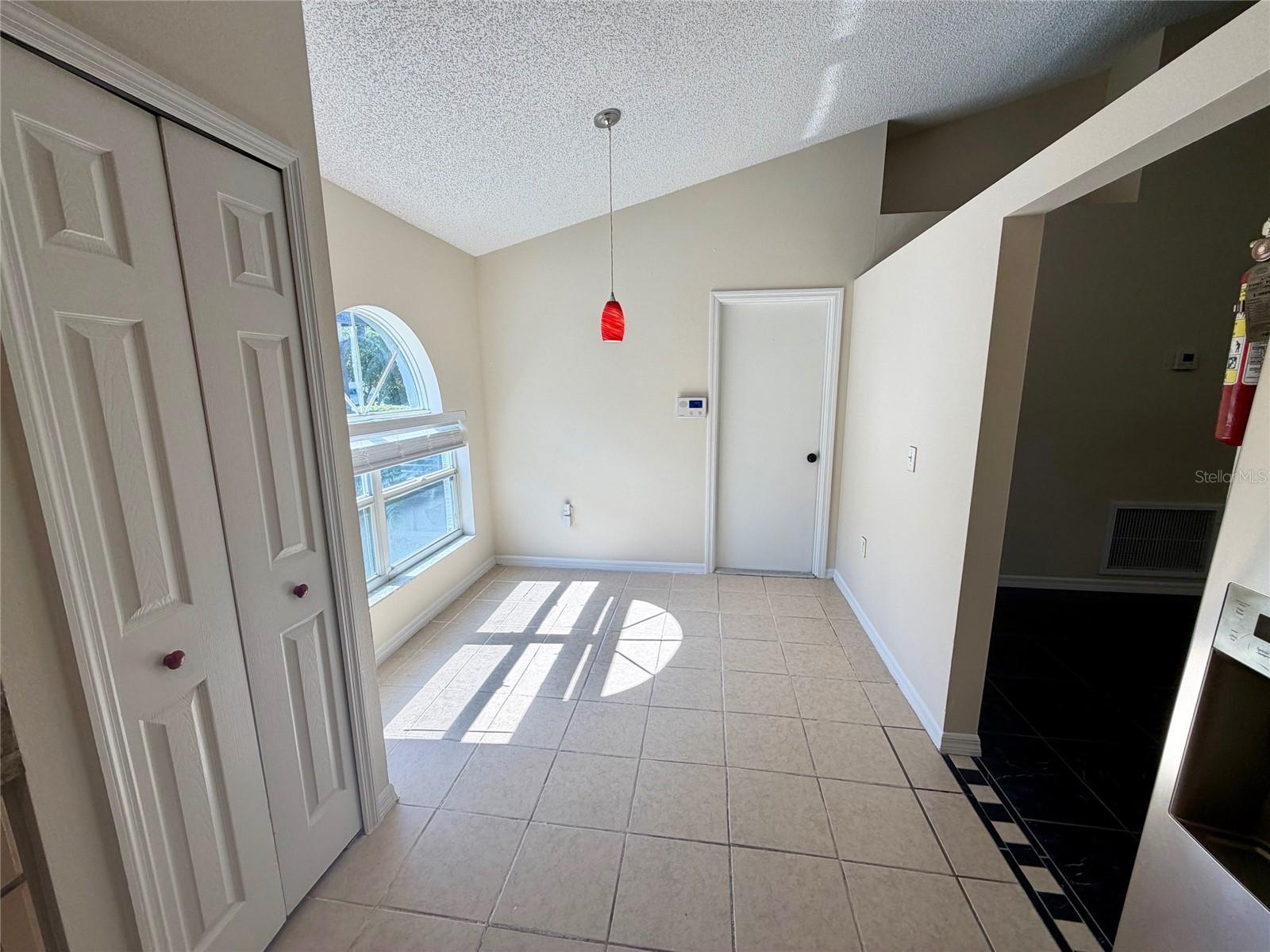 CHASE GROVES UNIT 9 - Residential Lease