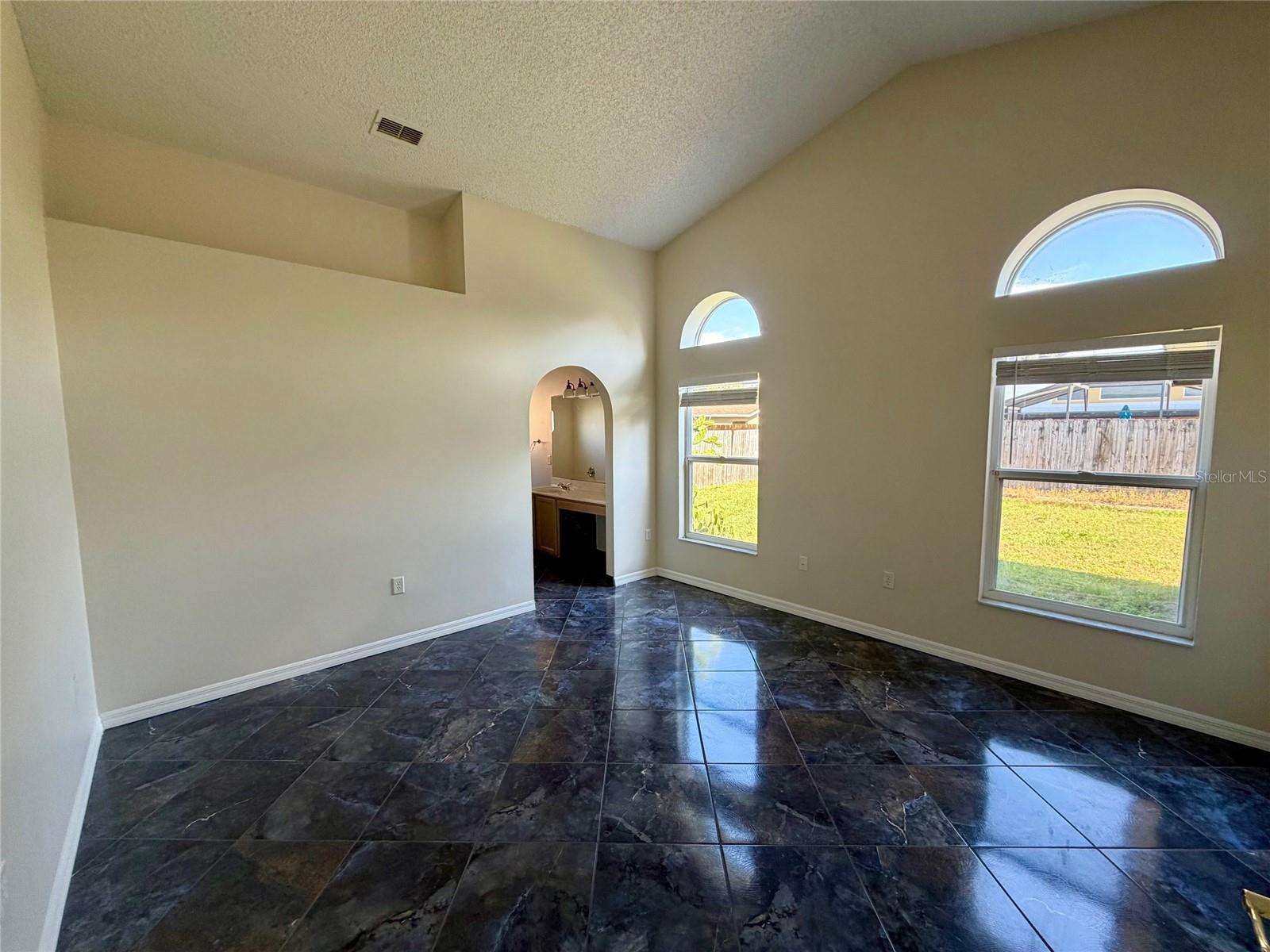 CHASE GROVES UNIT 9 - Residential Lease