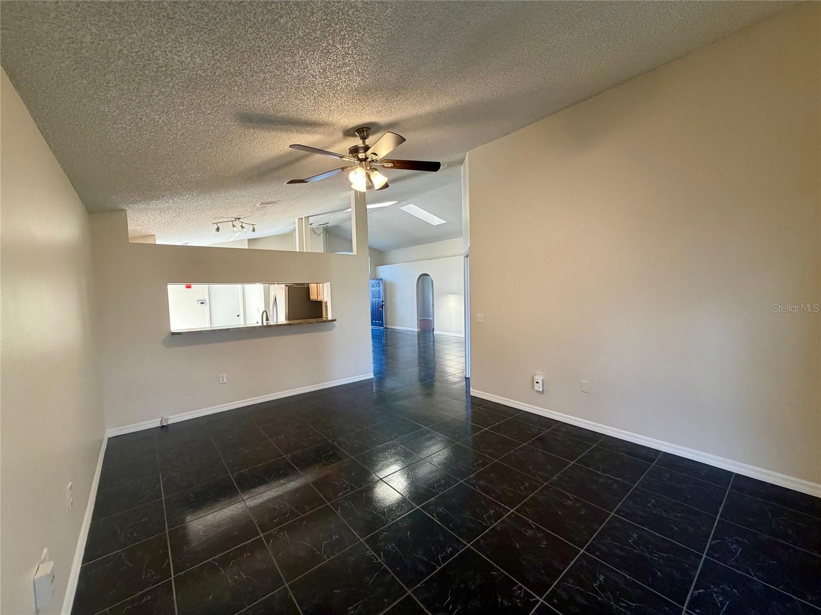 CHASE GROVES UNIT 9 - Residential Lease