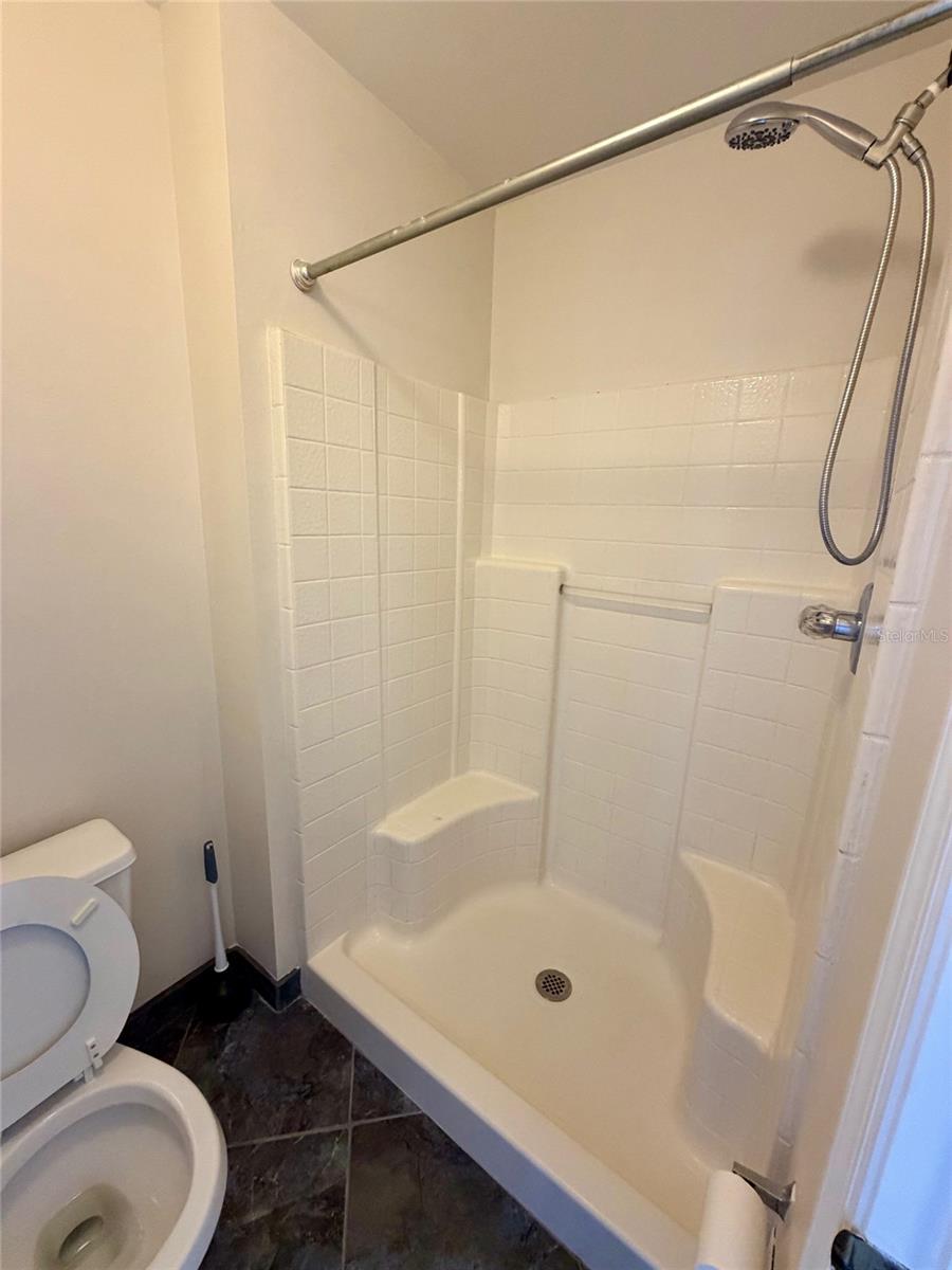 CHASE GROVES UNIT 9 - Residential Lease