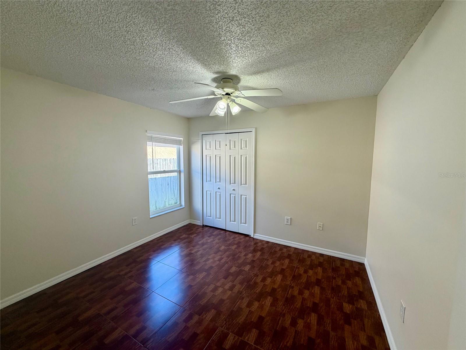 CHASE GROVES UNIT 9 - Residential Lease