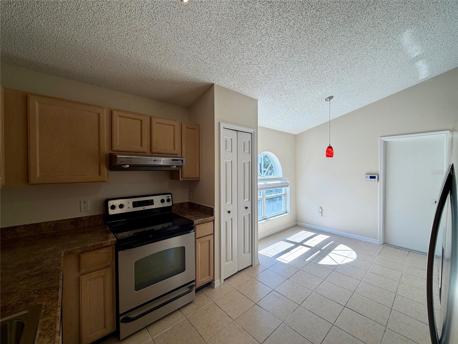 CHASE GROVES UNIT 9 - Residential Lease