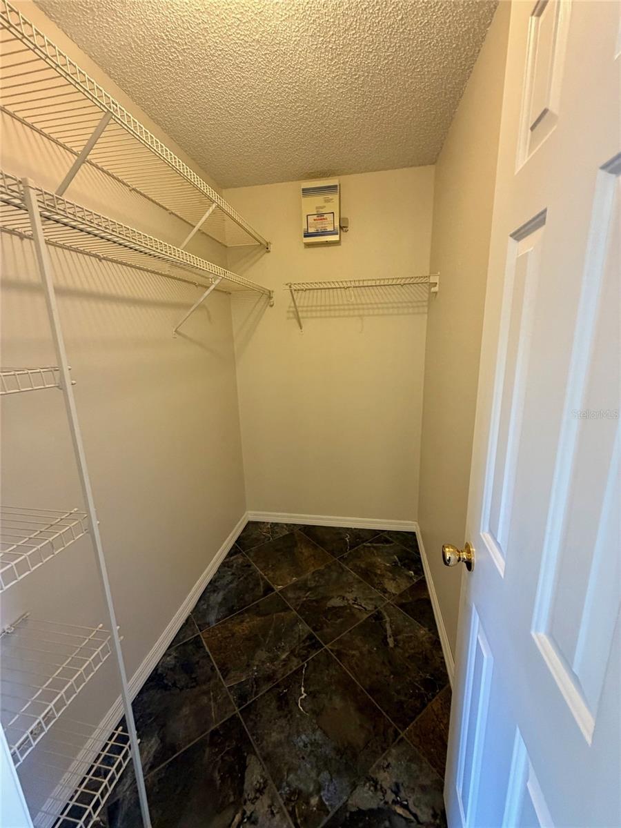 CHASE GROVES UNIT 9 - Residential Lease