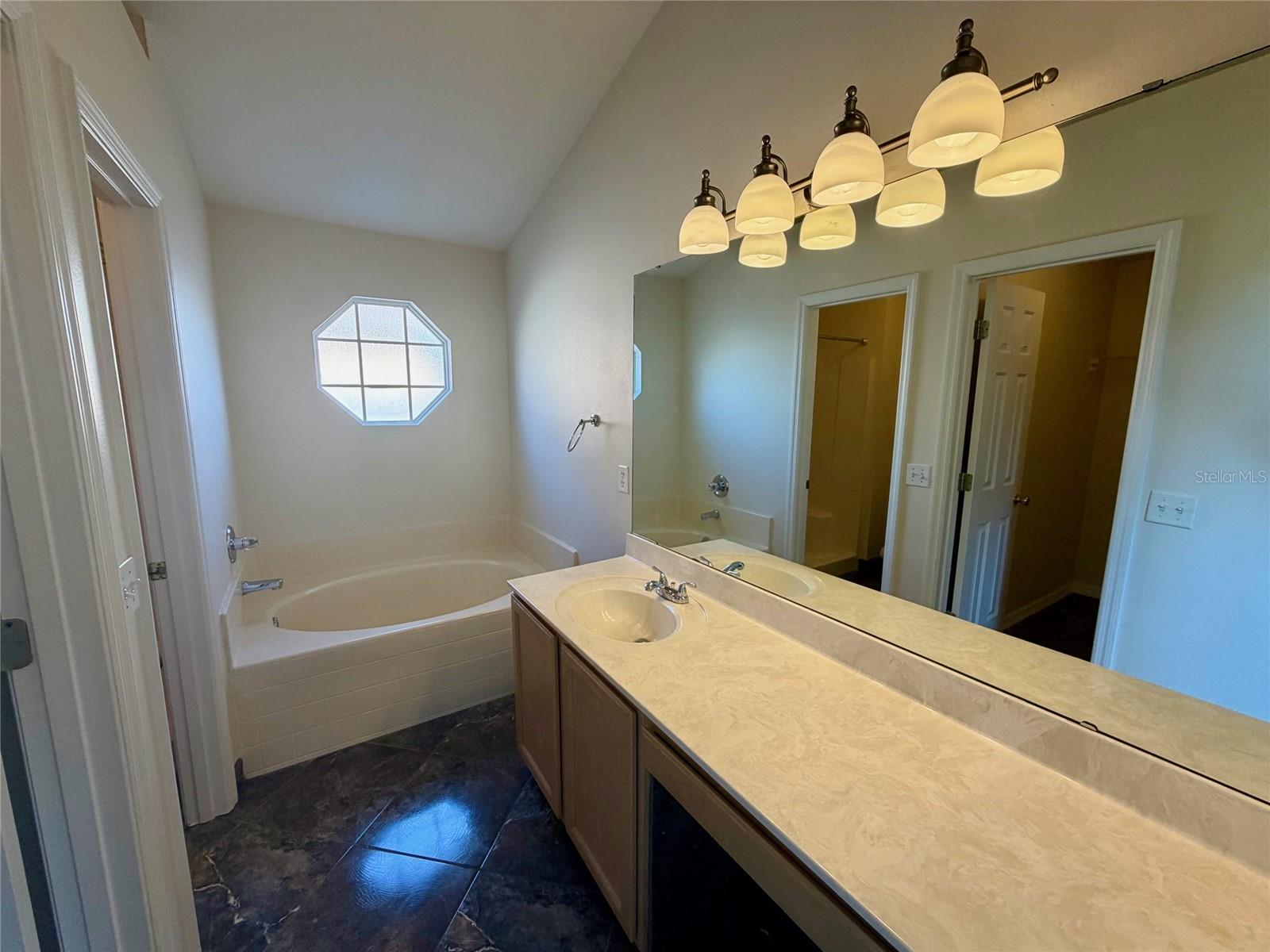 CHASE GROVES UNIT 9 - Residential Lease