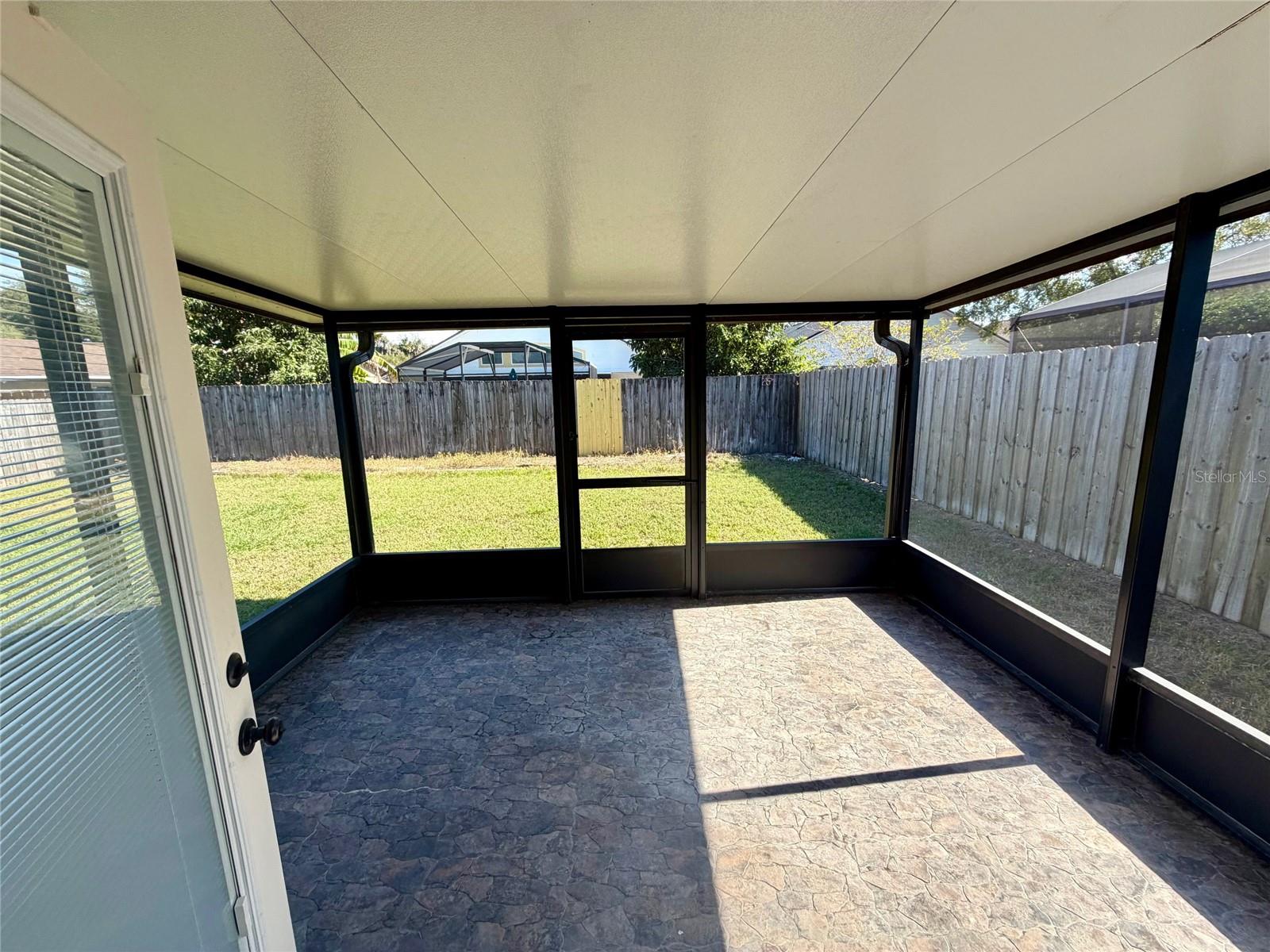 CHASE GROVES UNIT 9 - Residential Lease