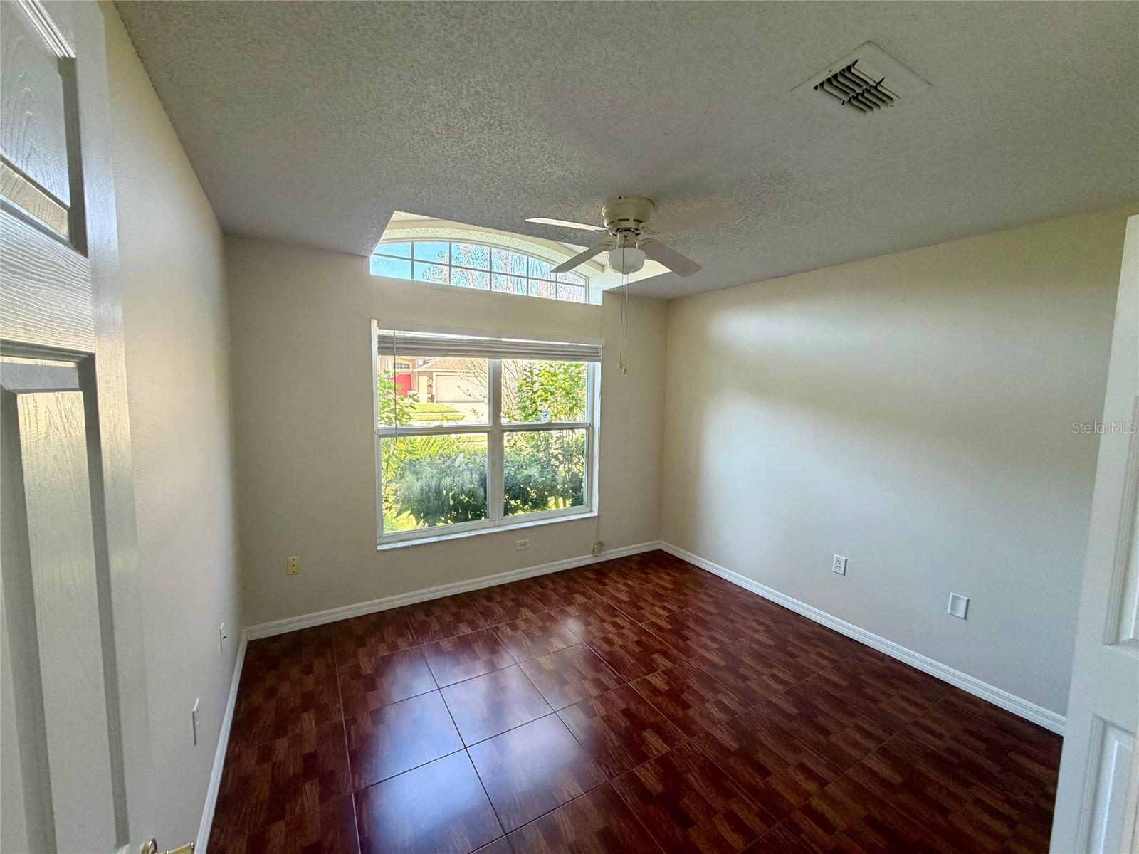 CHASE GROVES UNIT 9 - Residential Lease