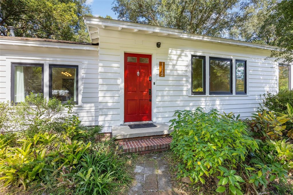 Photo of 1112 NW 10th Avenue, Gainesville, FL 32601 (MLS # GC535224)