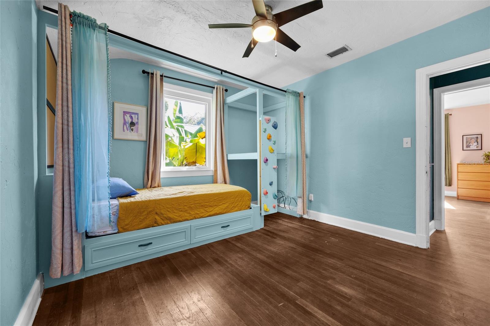 SPRING PARK - Residential