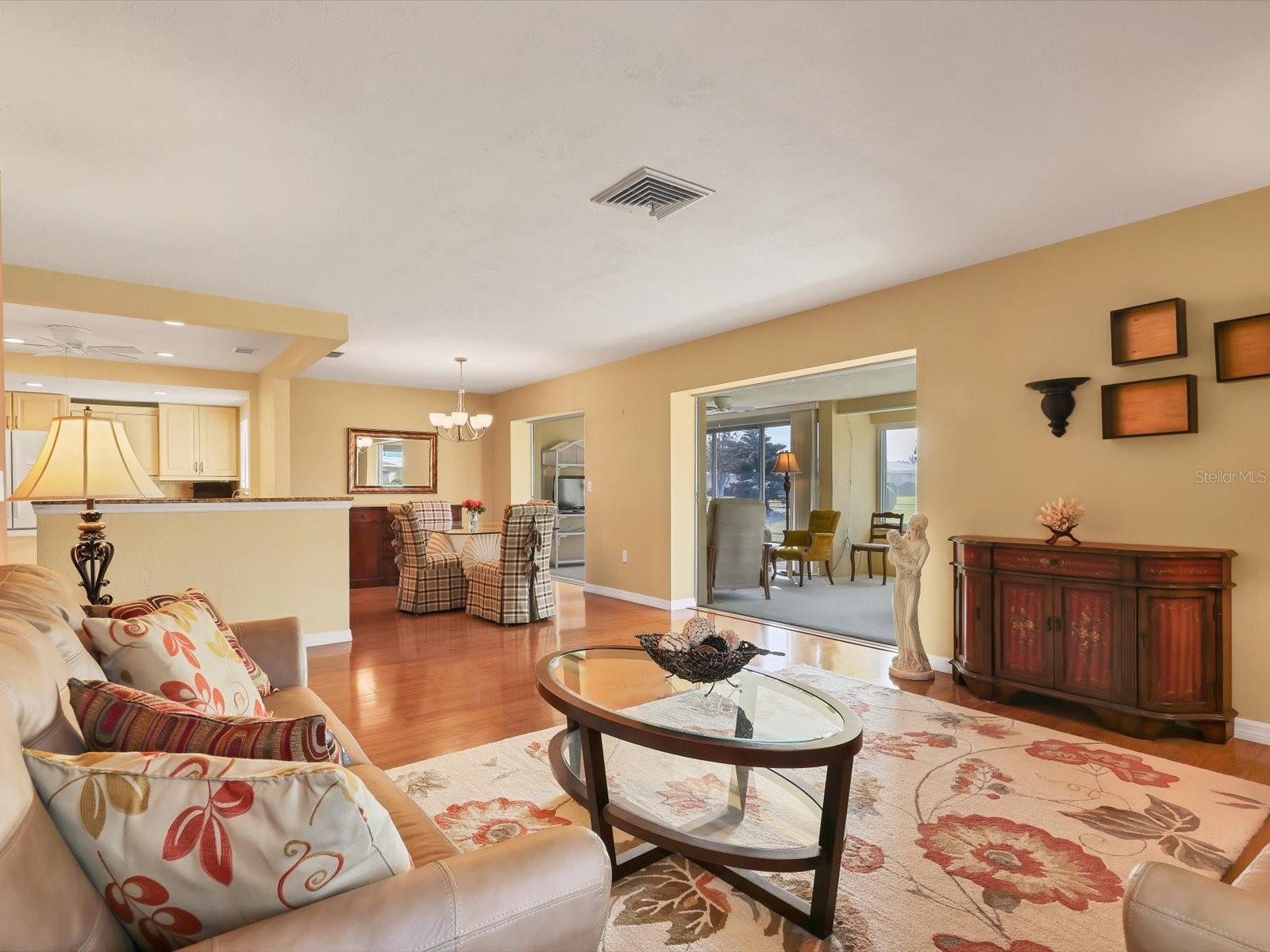 SOUTH GATE VILLAGE GREEN 06 - Residential