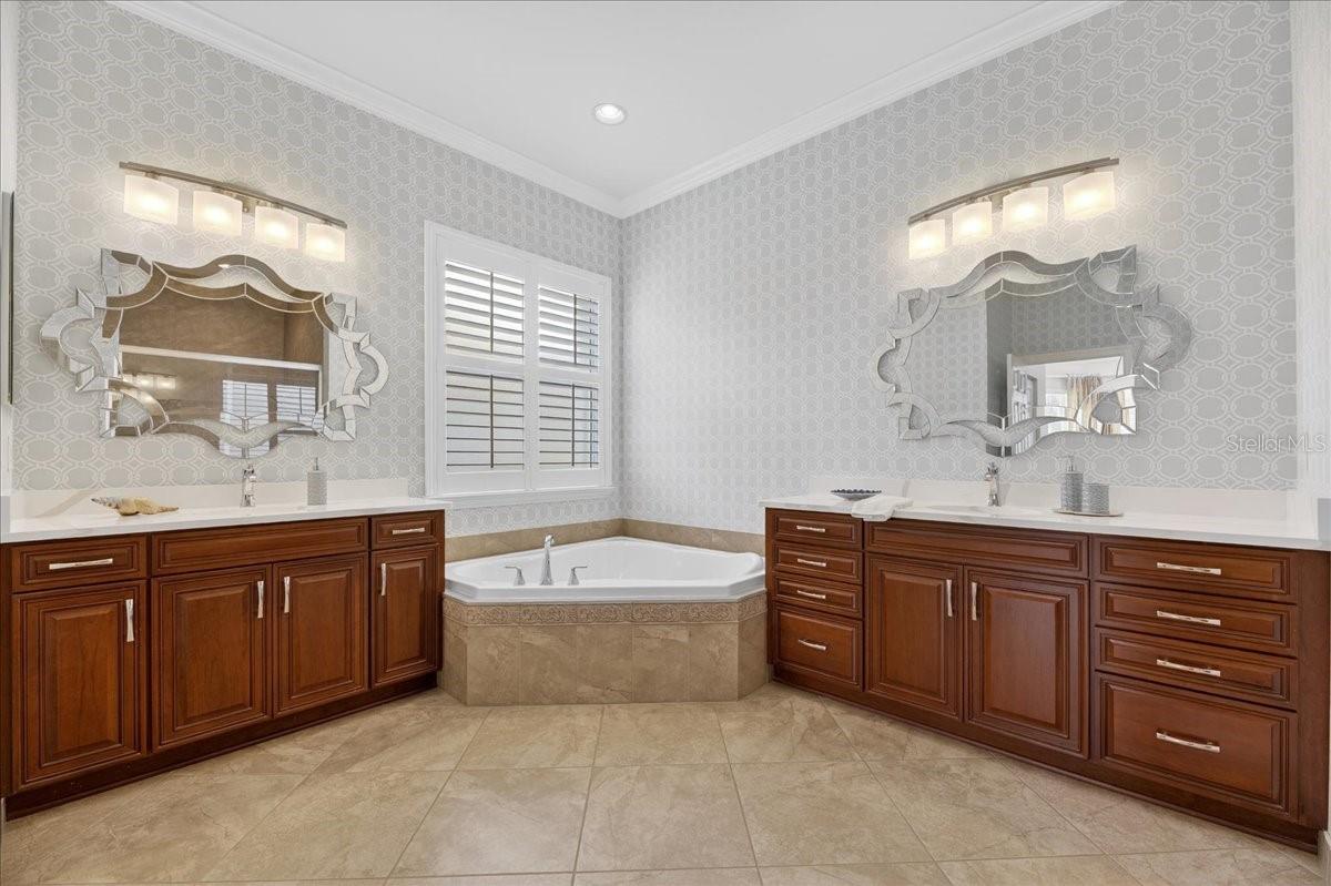 VALENCIA LAKES TR K - Residential