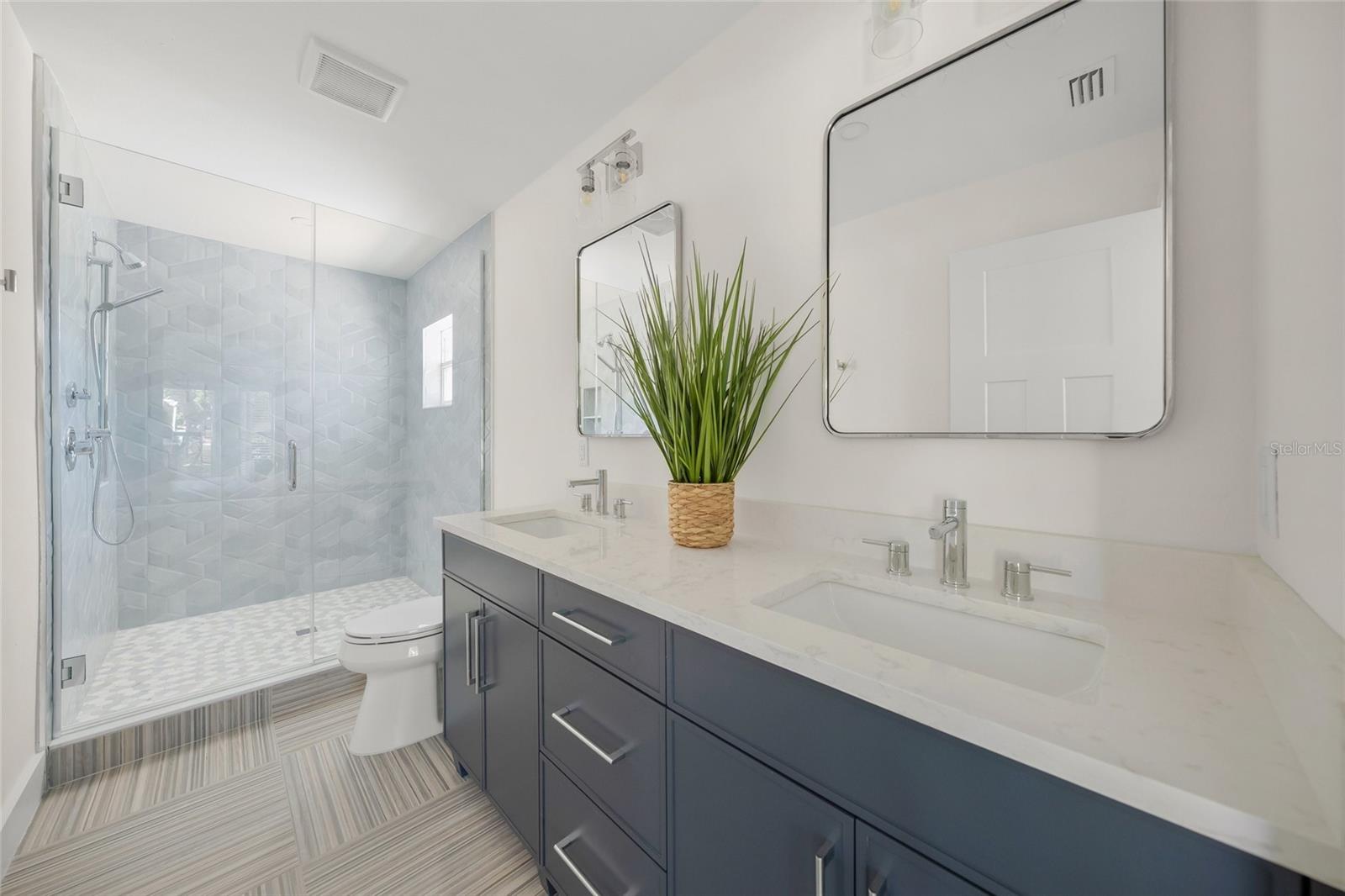 BAY PALMS - Residential
