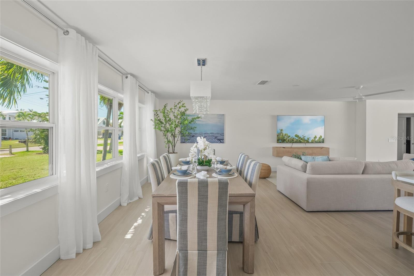 BAY PALMS - Residential