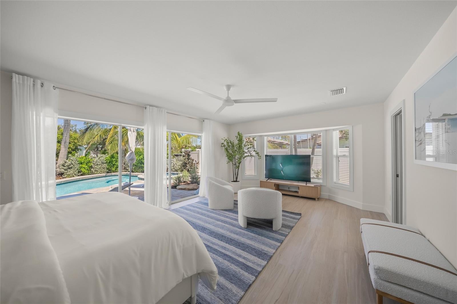 BAY PALMS - Residential