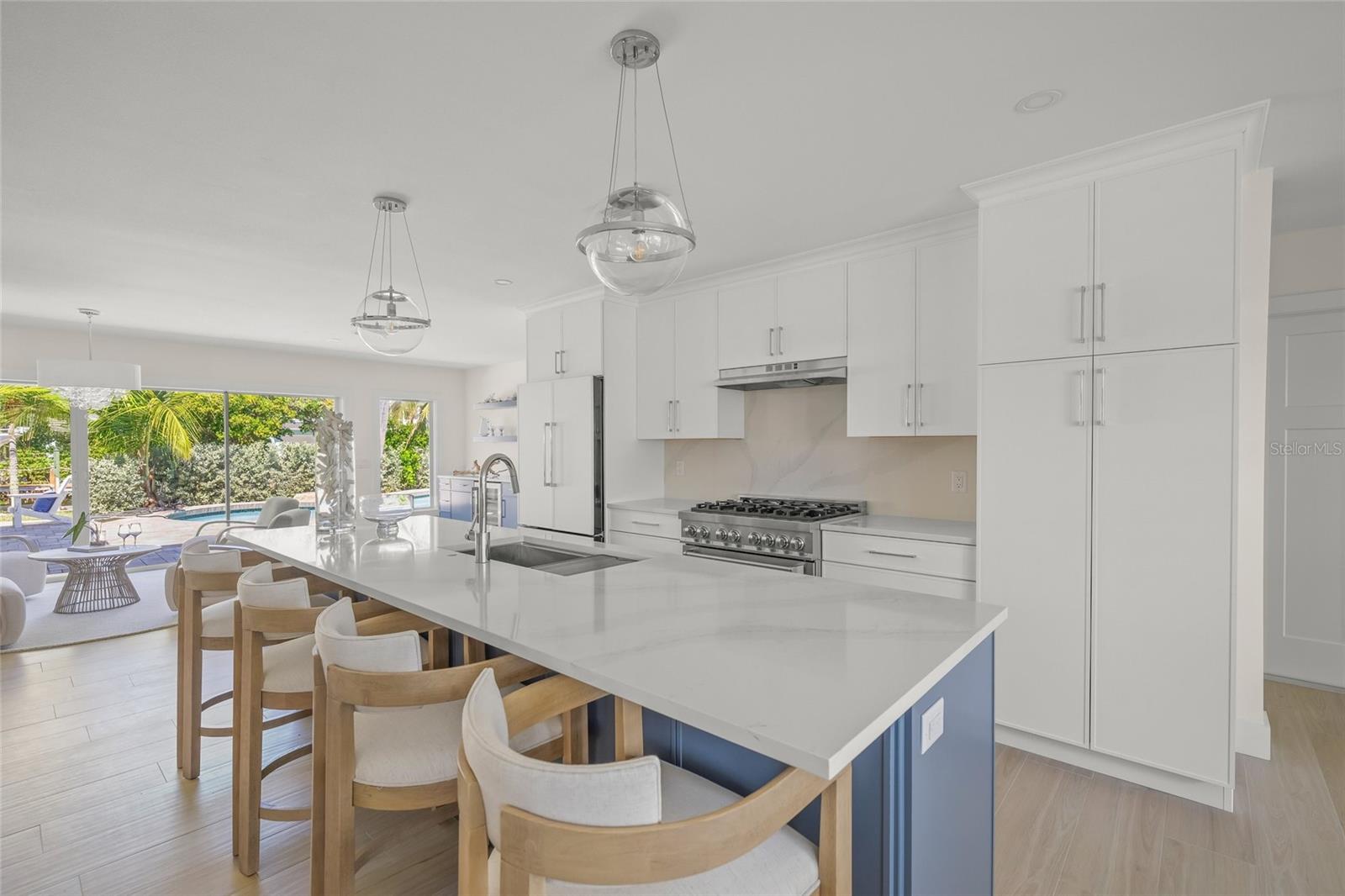 BAY PALMS - Residential