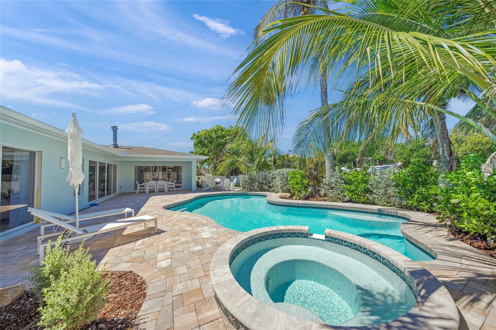 BAY PALMS - Residential