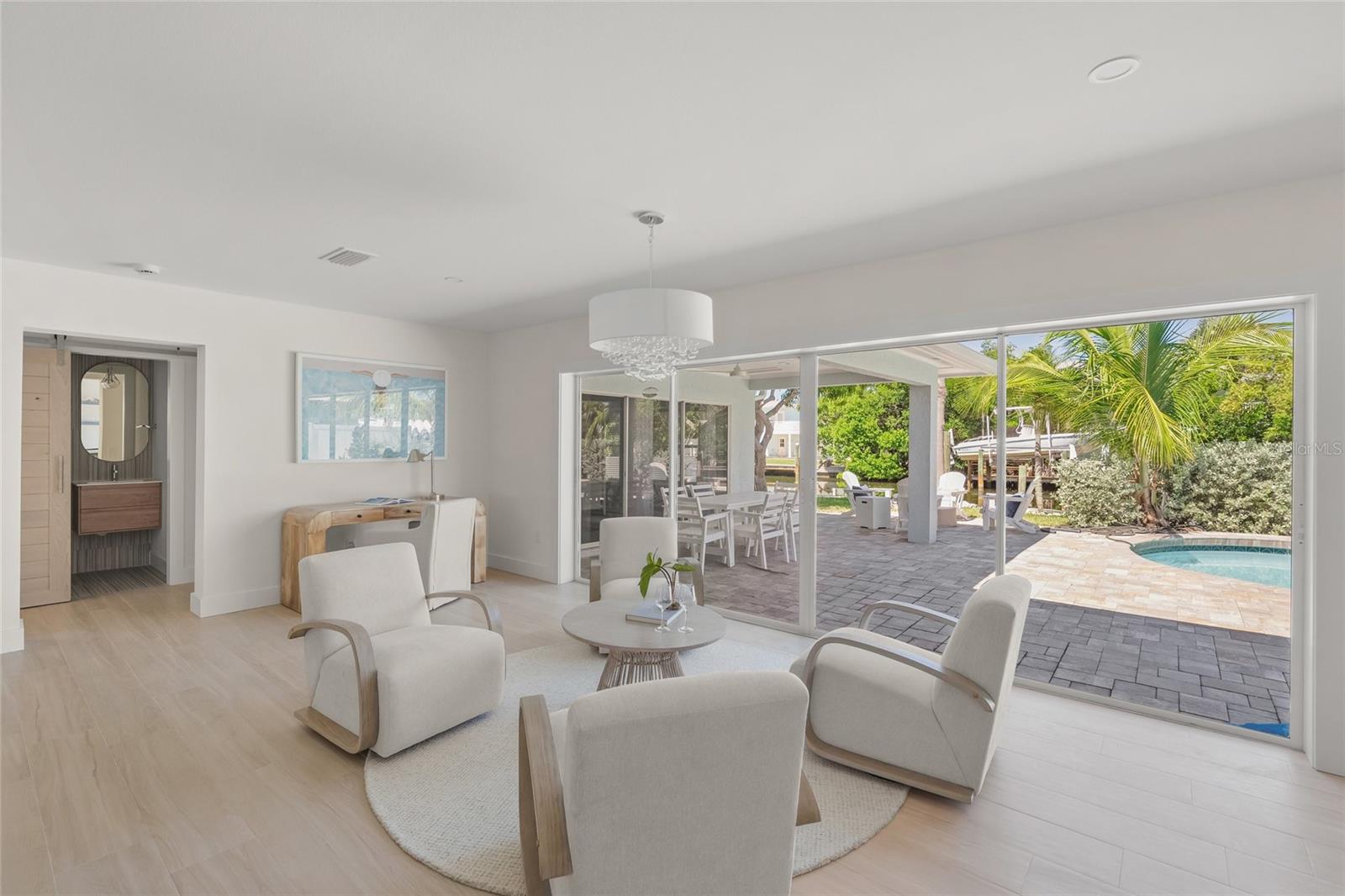 BAY PALMS - Residential