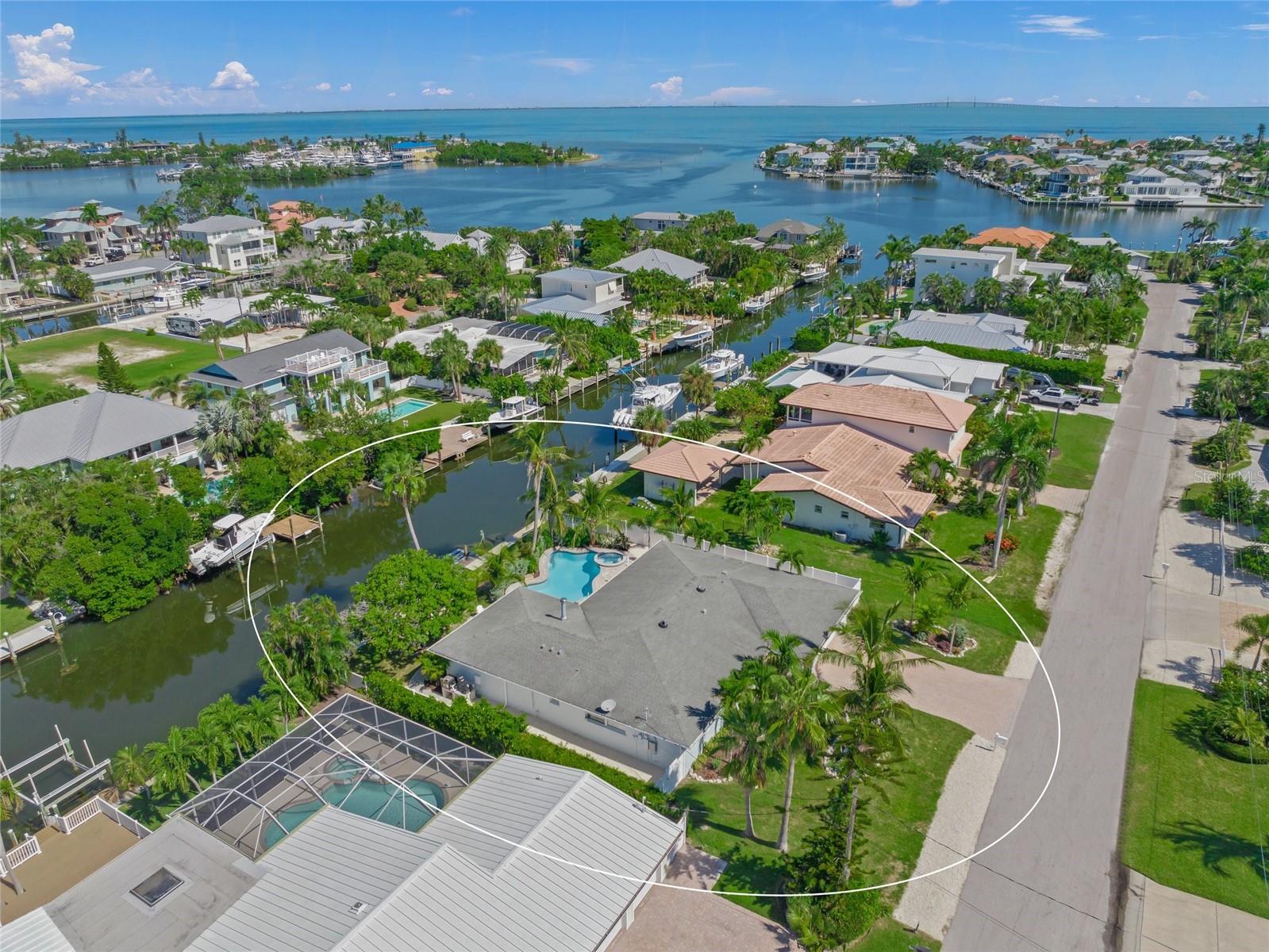 BAY PALMS - Residential