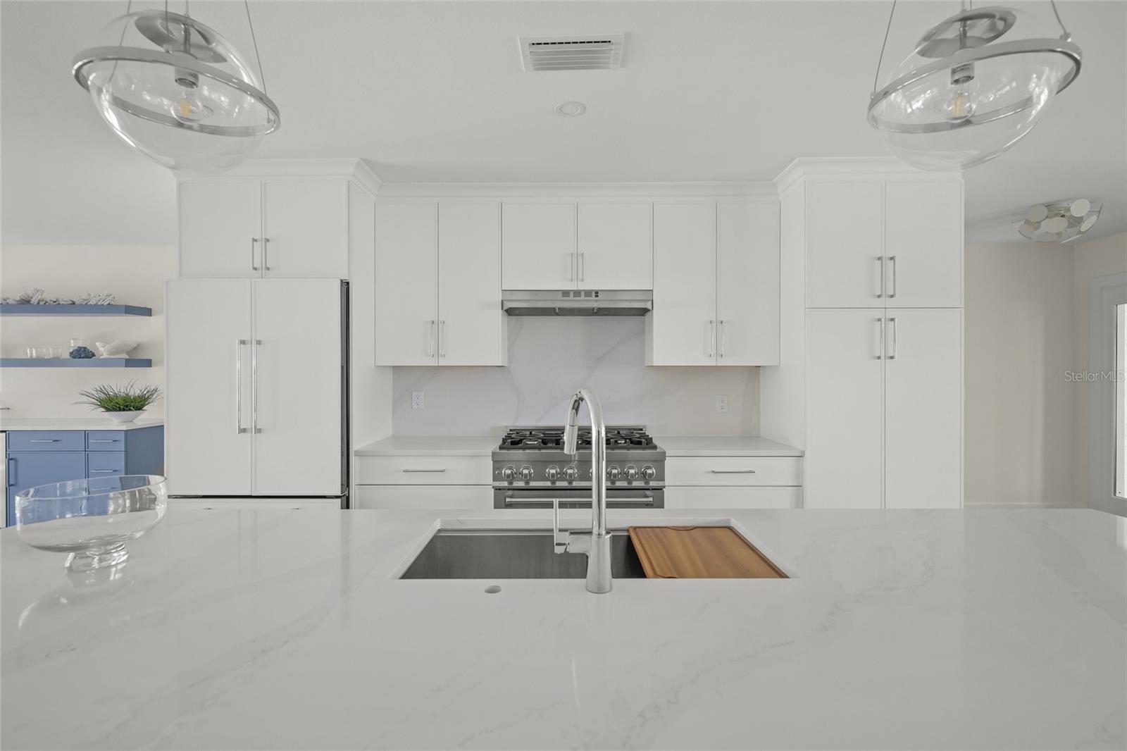 BAY PALMS - Residential