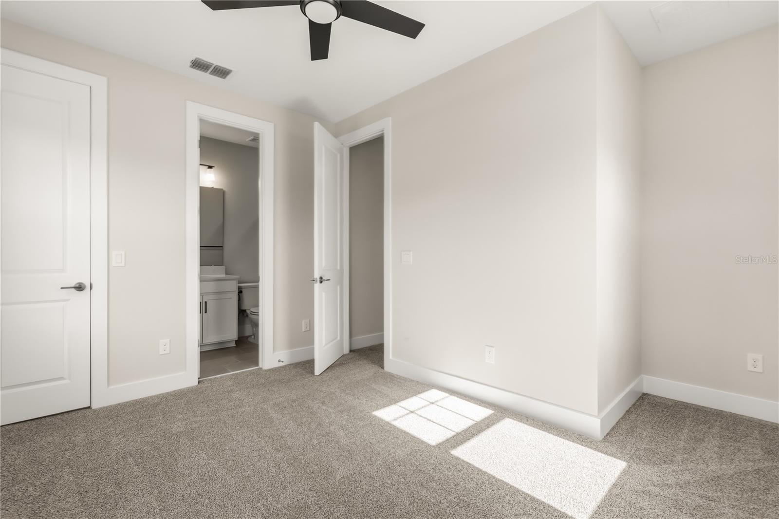 OAKLAND PARK - Residential