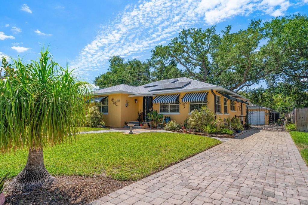 Photo of 225 Garden Circle S, Dunedin, FL 34698 (MLS # TB8501860)